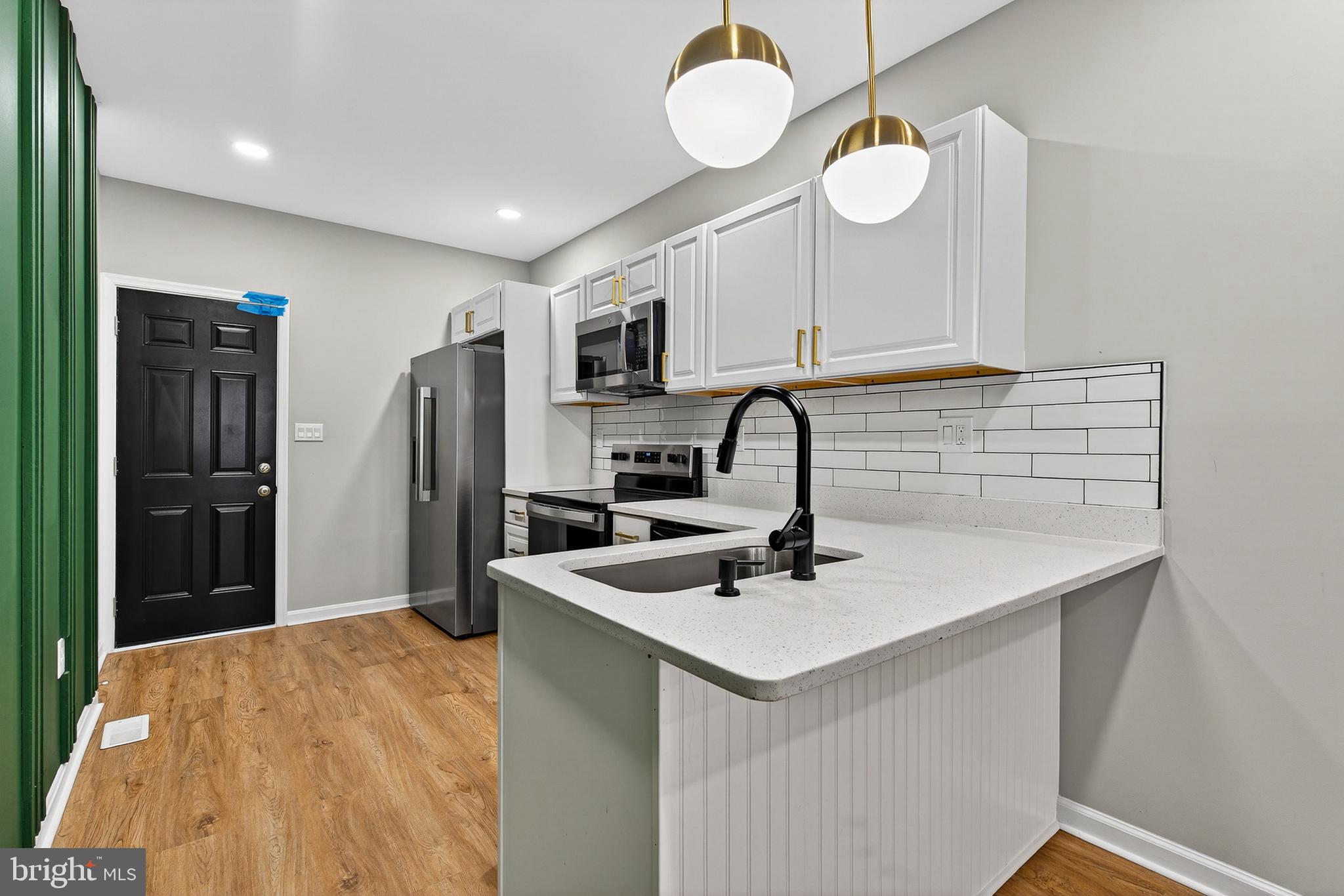 SANDTOWN-WINCHESTER - Residential