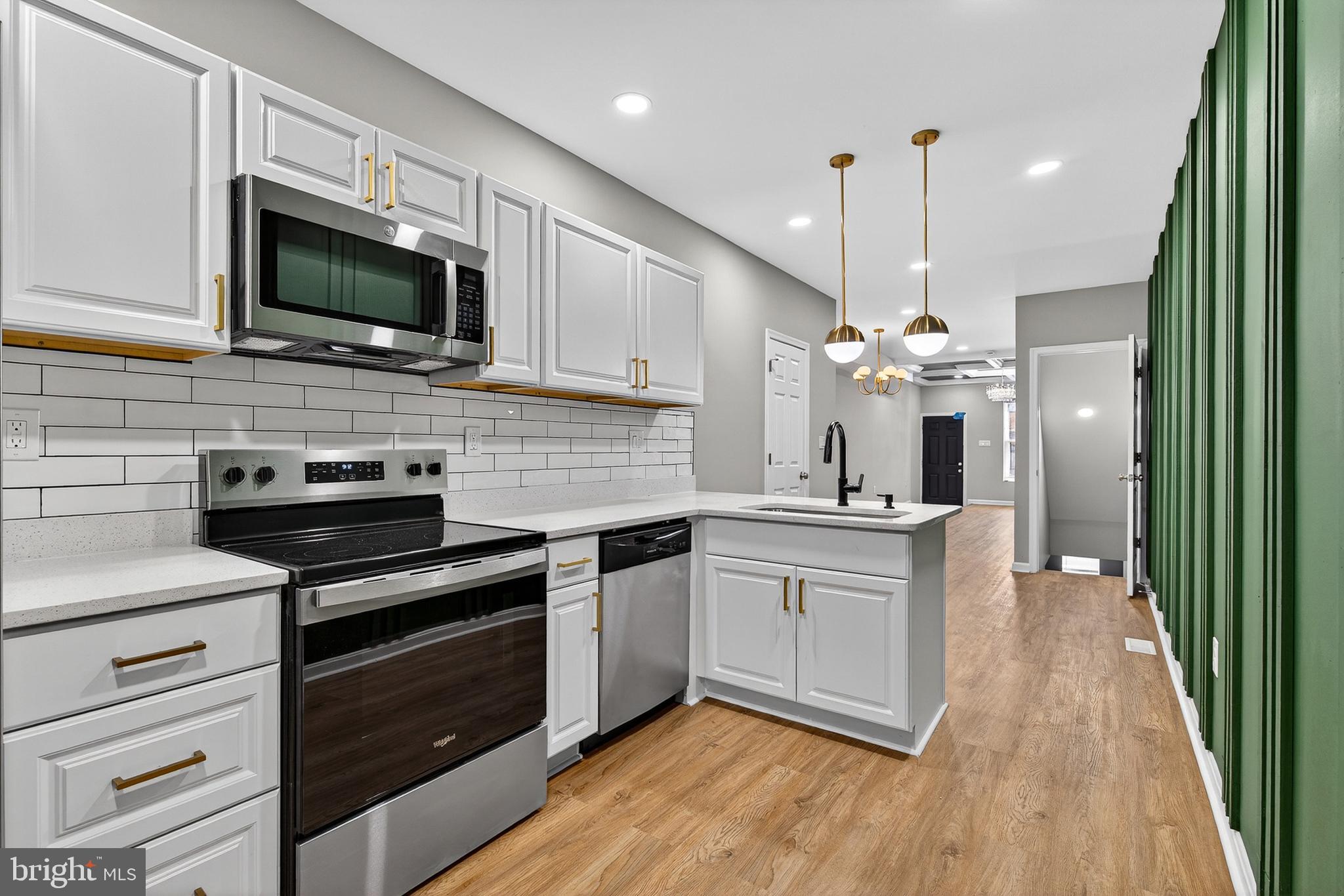 SANDTOWN-WINCHESTER - Residential