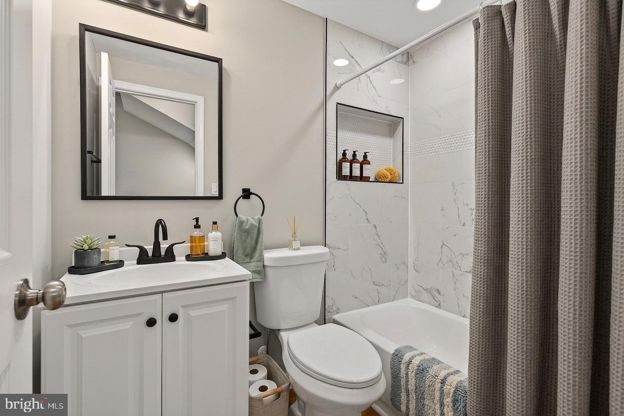 SANDTOWN-WINCHESTER - Residential