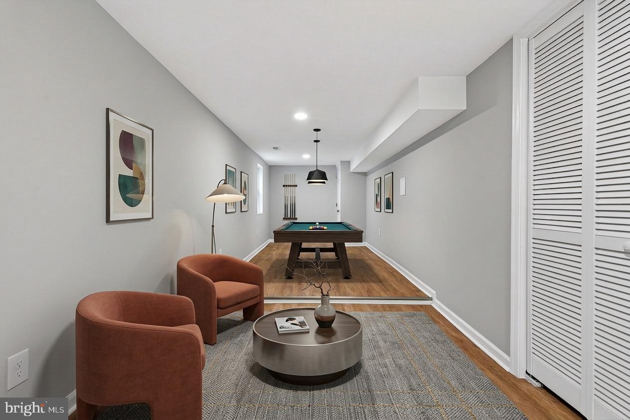 SANDTOWN-WINCHESTER - Residential