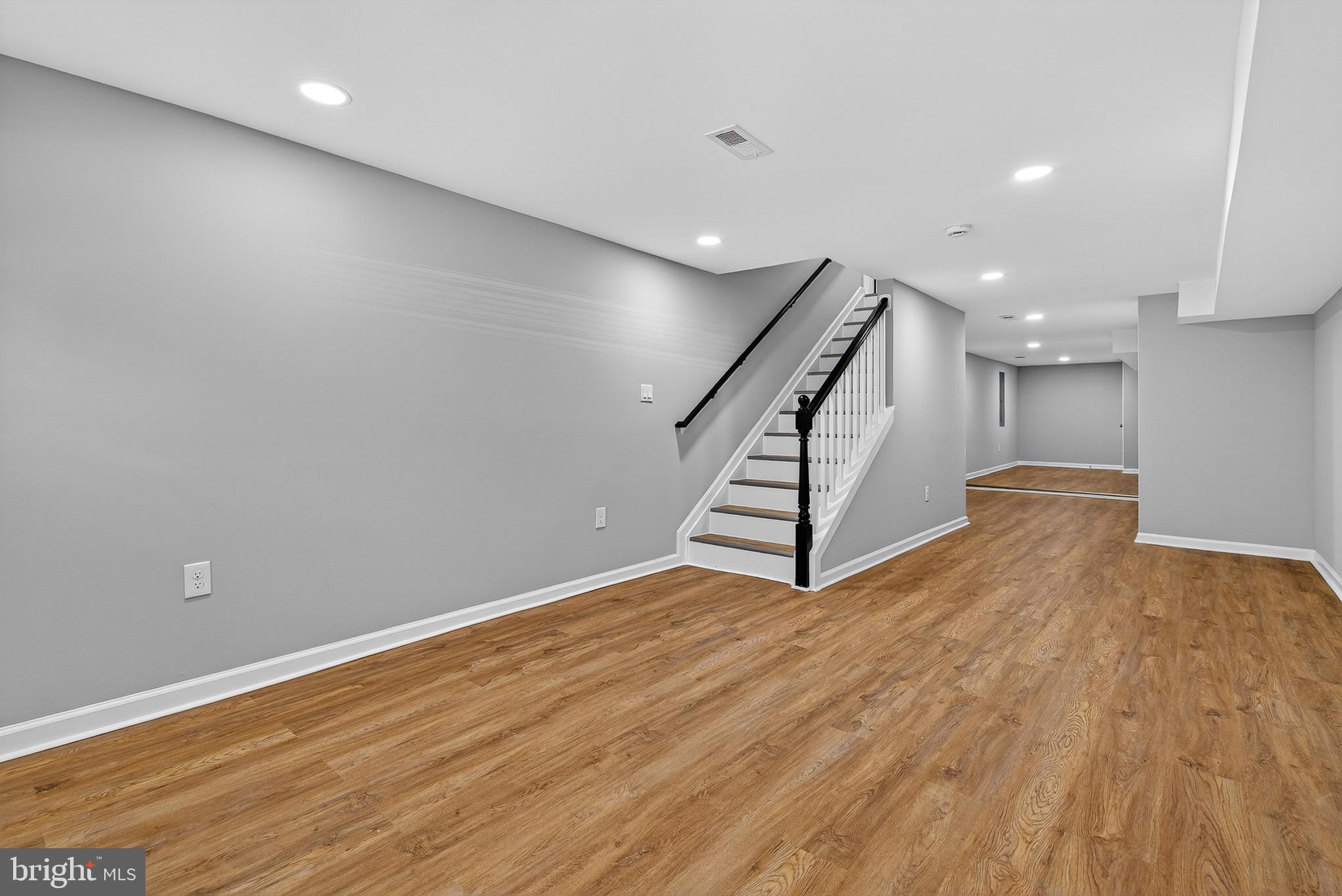 SANDTOWN-WINCHESTER - Residential