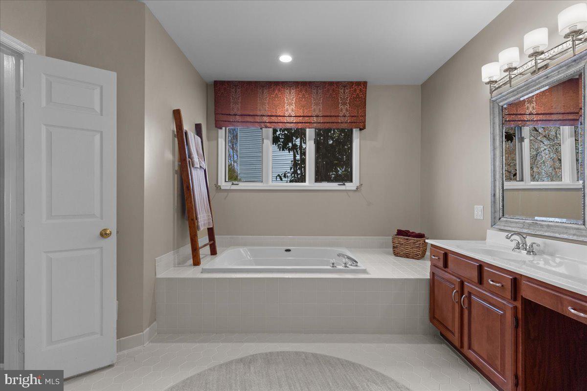 NORTH HART RUN - Residential