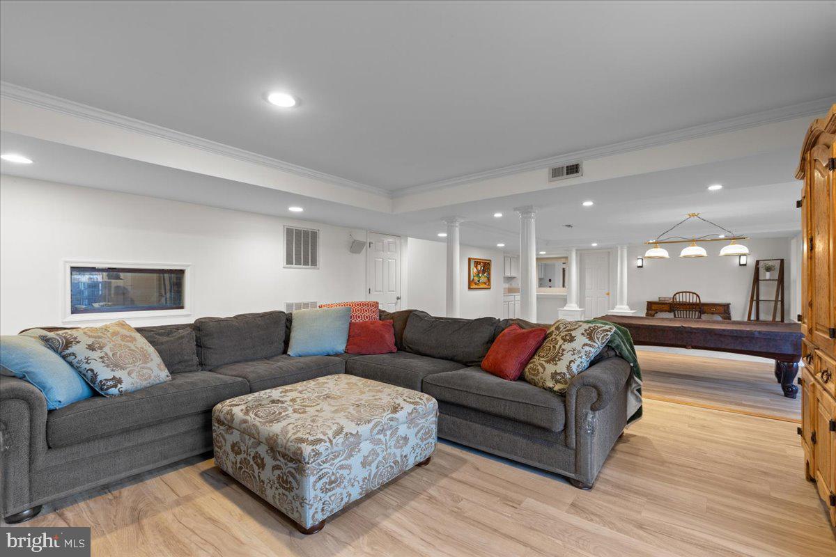 NORTH HART RUN - Residential