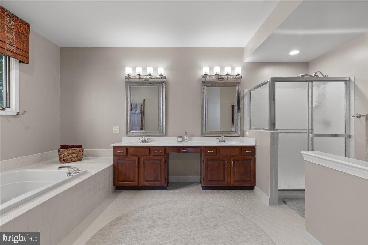 NORTH HART RUN - Residential