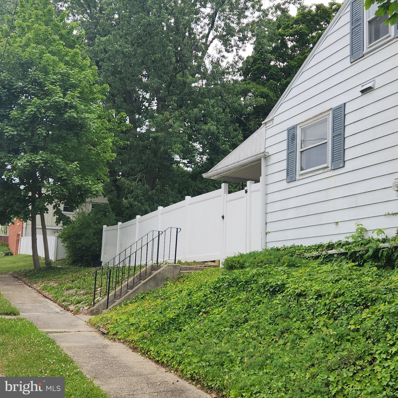 3231 EARL STREET