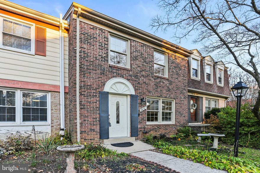 Stunning 3-Bedroom, 2.5-Bathroom Townhouse — Your New Home Awaits! 

Welcome to 5813 Humblebee Rd, where modern comfort meets convenience in this spacious 3-bedroom, 2.5-bathroom townhouse.  
Sunlight pours in through large windows, creating a warm and welcoming atmosphere throughout the home. Classic hardwood flooring adds a touch of luxury and durability to the main living spaces. The inviting living area leads to the contemporary kitchen, making entertaining a breeze. A half-bath is located on the main level for easy access. The well-appointed dining area/kitchen boasts sleek countertops, new lighting, and ample storage for all your culinary needs.  
Go upstairs to the three generously sized bedrooms ensuring everyone has their own retreat, with plenty of space for guests. Escape to your private oasis in the owner’s bedroom, complete with an en-suite bathroom for ultimate convenience.
Relax or entertain in your large, private, semi-fenced-in outdoor space, perfect for barbecues, gardening, or simply unwinding.
The bonus room downstairs in the fully finished basement, provides flexibility, perfect for a home office, gym, or playroom. 
This townhouse is meticulously maintained and ready for you to move in.  Freshly painted in neutral colors and updated with no need for renovation hassles. It's a GREAT VALUE! Contact today to schedule a viewing and experience the perfect blend of modern living and comfort in this wonderful Columbia community.