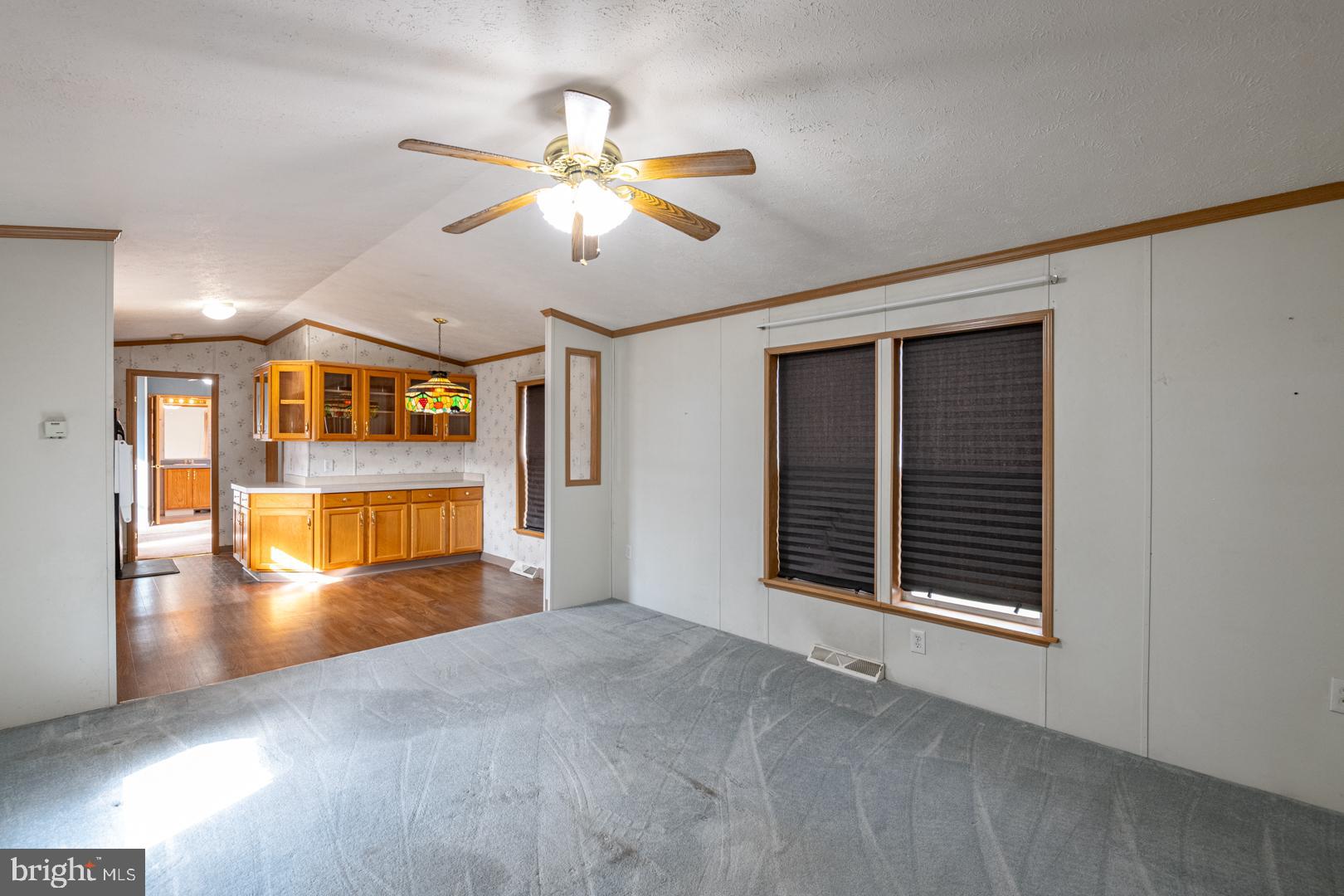 LAUREL COMMONS - Residential