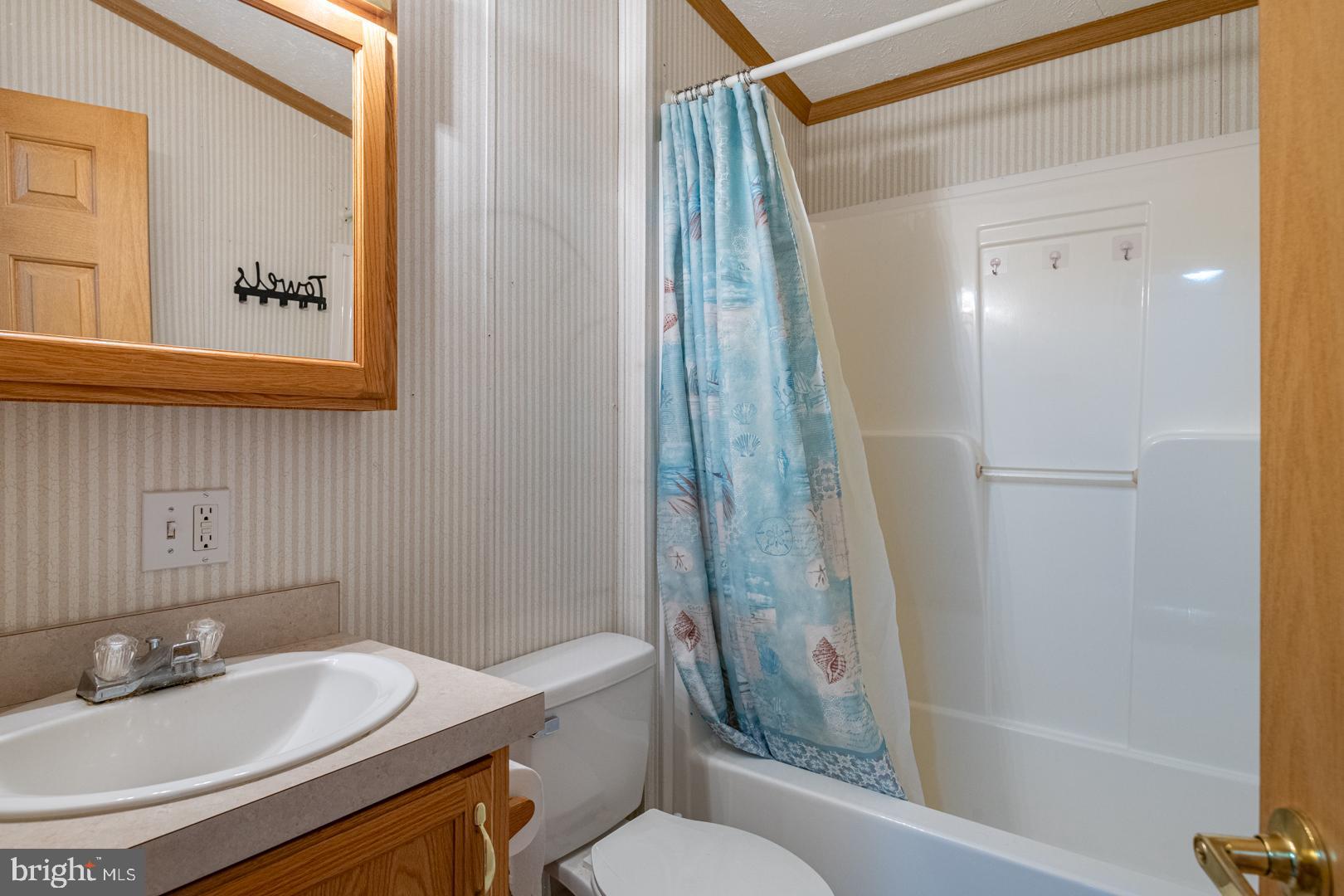 LAUREL COMMONS - Residential