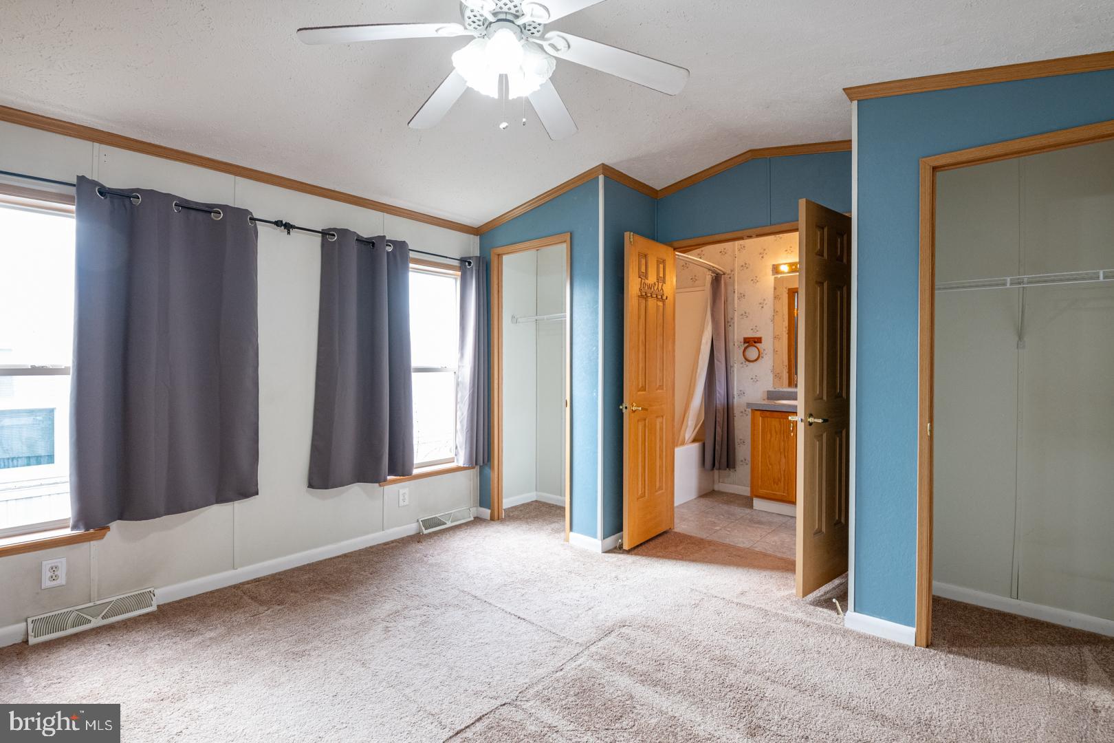 LAUREL COMMONS - Residential