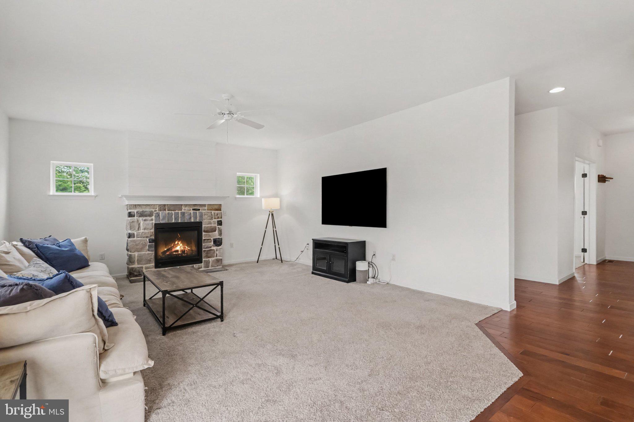 28 BAYBERRY RD