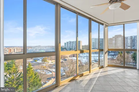 19355 Cypress Ridge Terrace Unit 406, Leesburg, VA MLS: VALO2114980