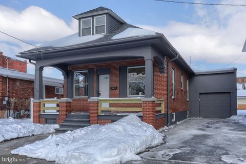 207 E LEHMAN STREET LEBANON PA 17046