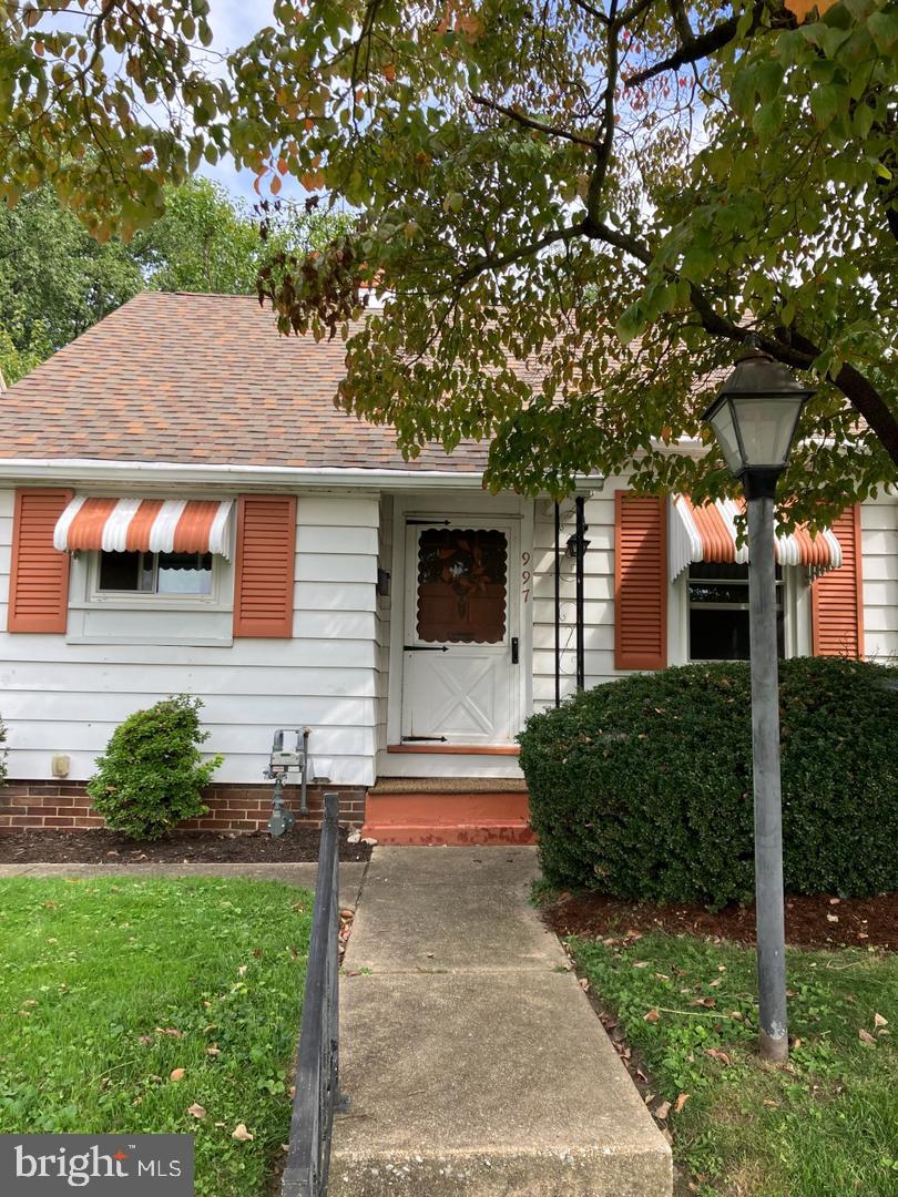 997 LANCASTER AVENUE
