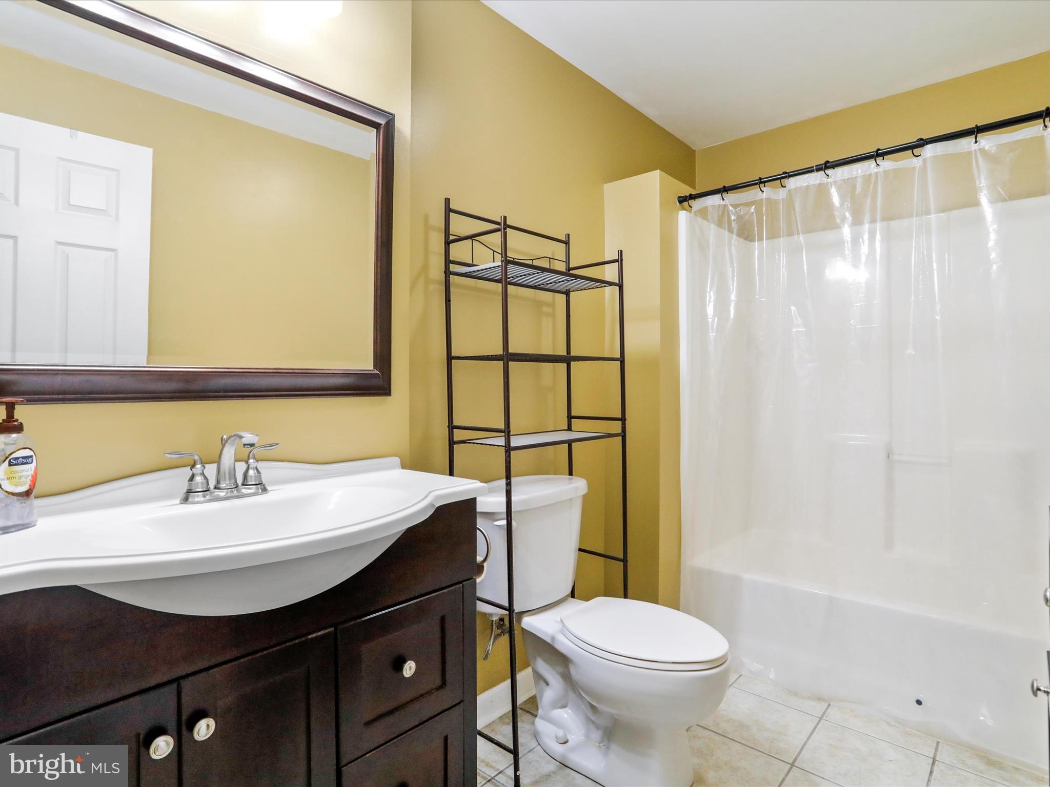 MIDDLE CREEK MANOR - Residential