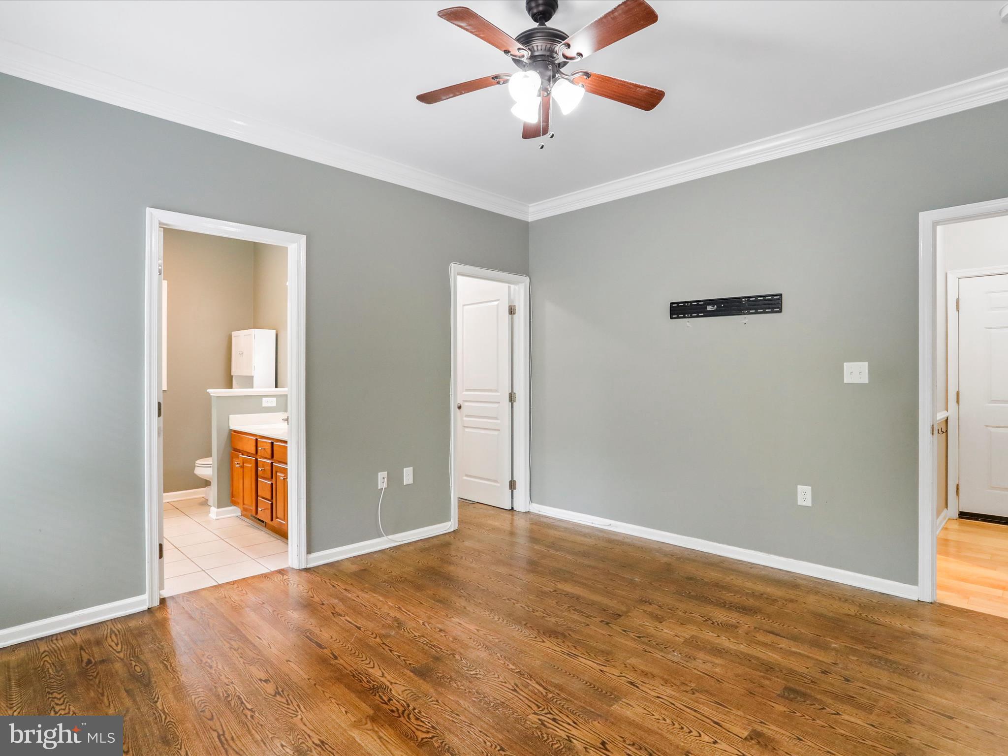 MIDDLE CREEK MANOR - Residential