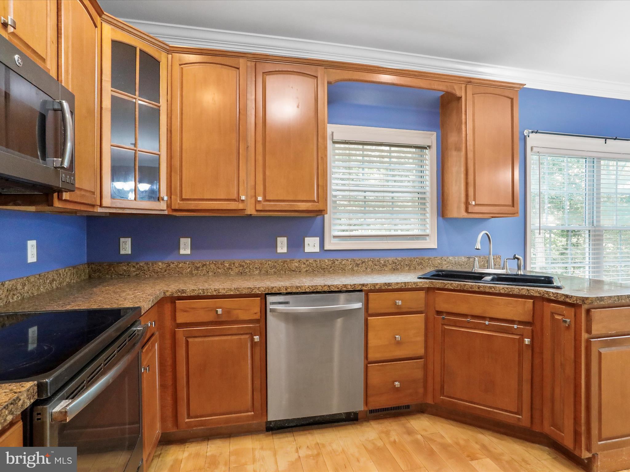 MIDDLE CREEK MANOR - Residential