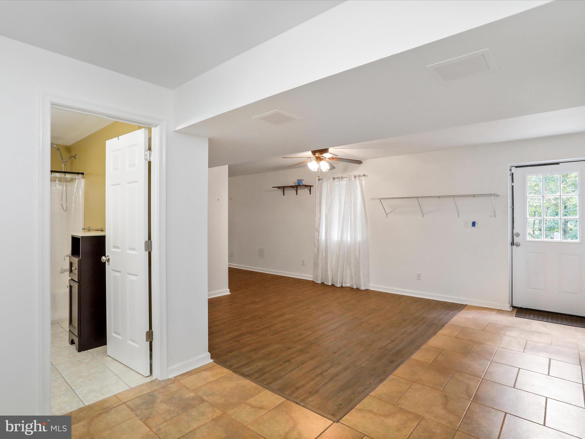 MIDDLE CREEK MANOR - Residential