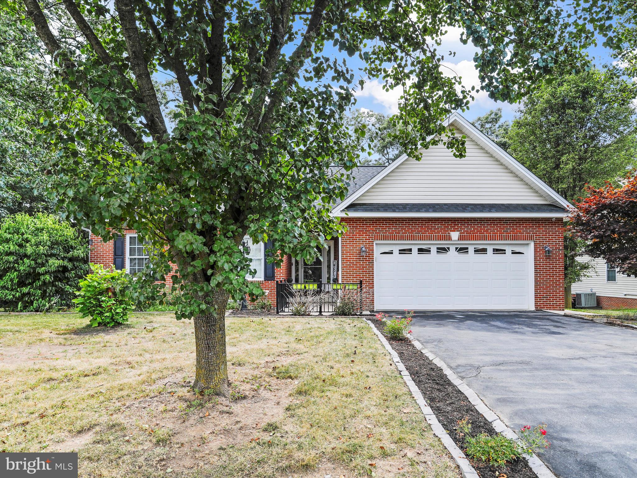 MIDDLE CREEK MANOR - Residential