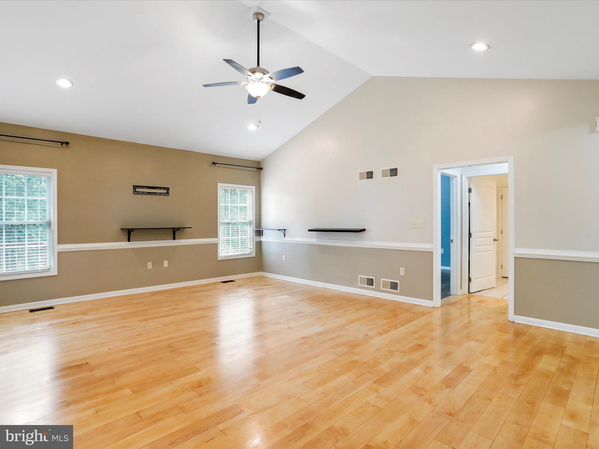 MIDDLE CREEK MANOR - Residential