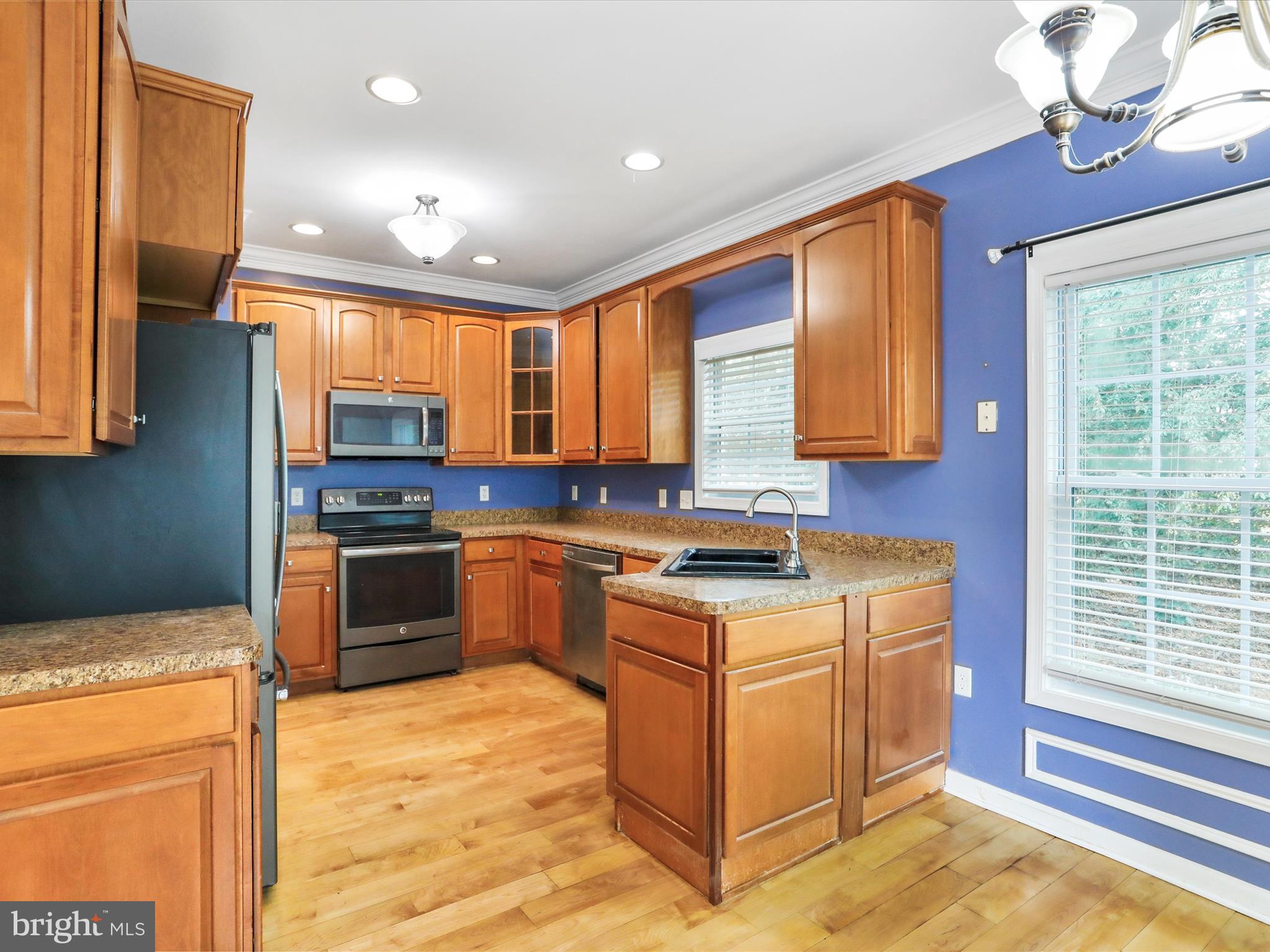 MIDDLE CREEK MANOR - Residential