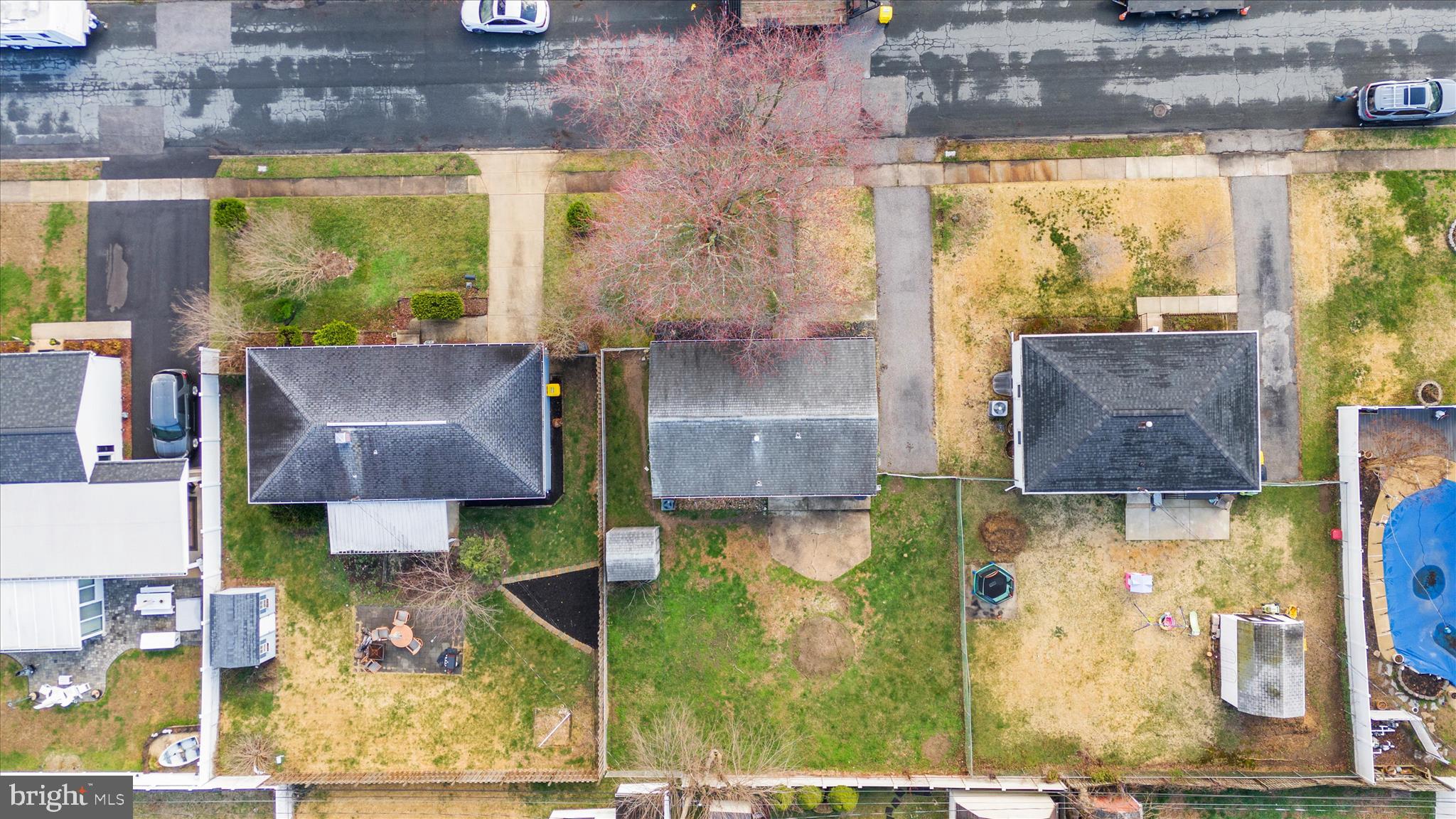 COUNTRY CLUB MANOR - Residential