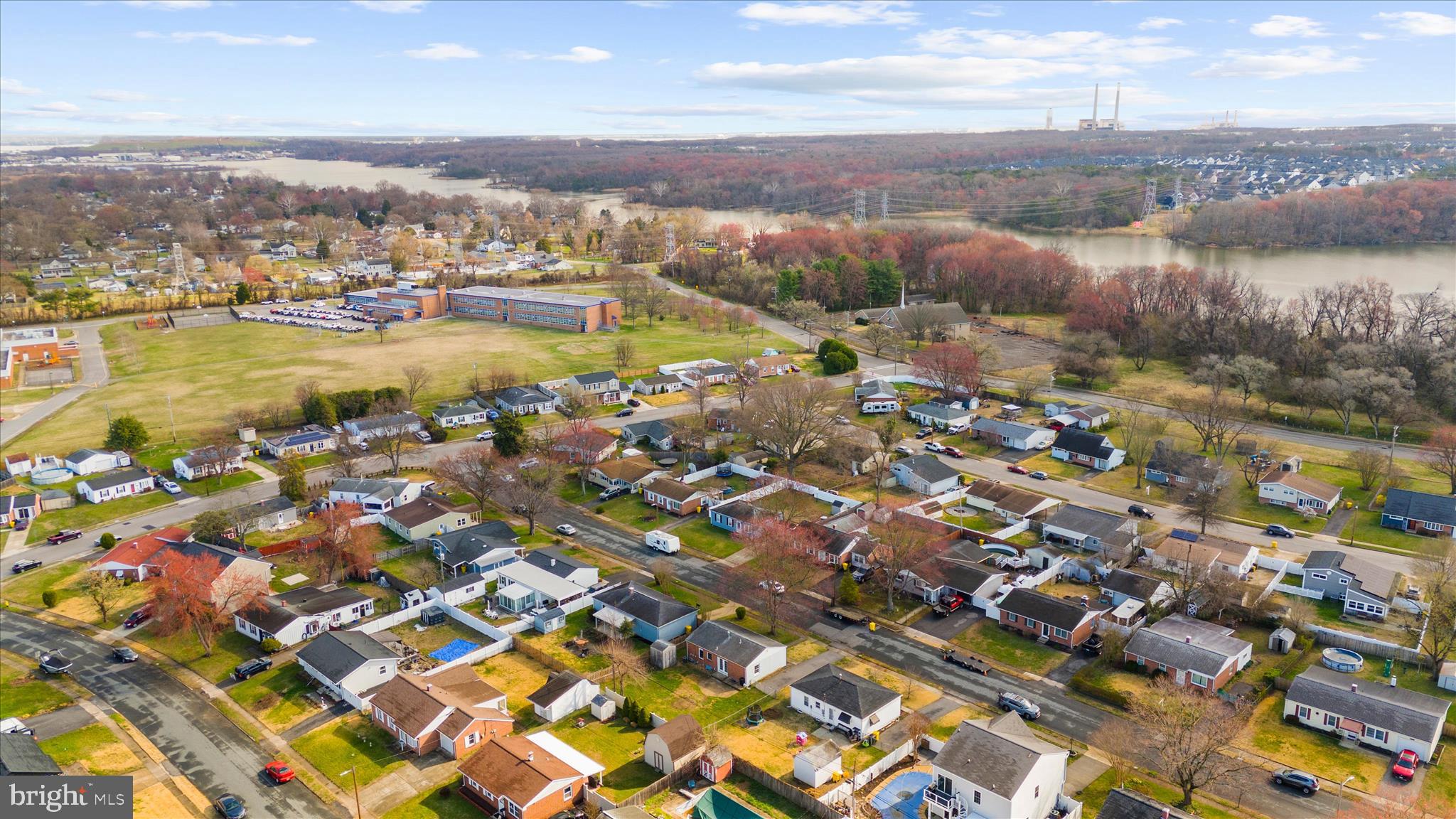 COUNTRY CLUB MANOR - Residential