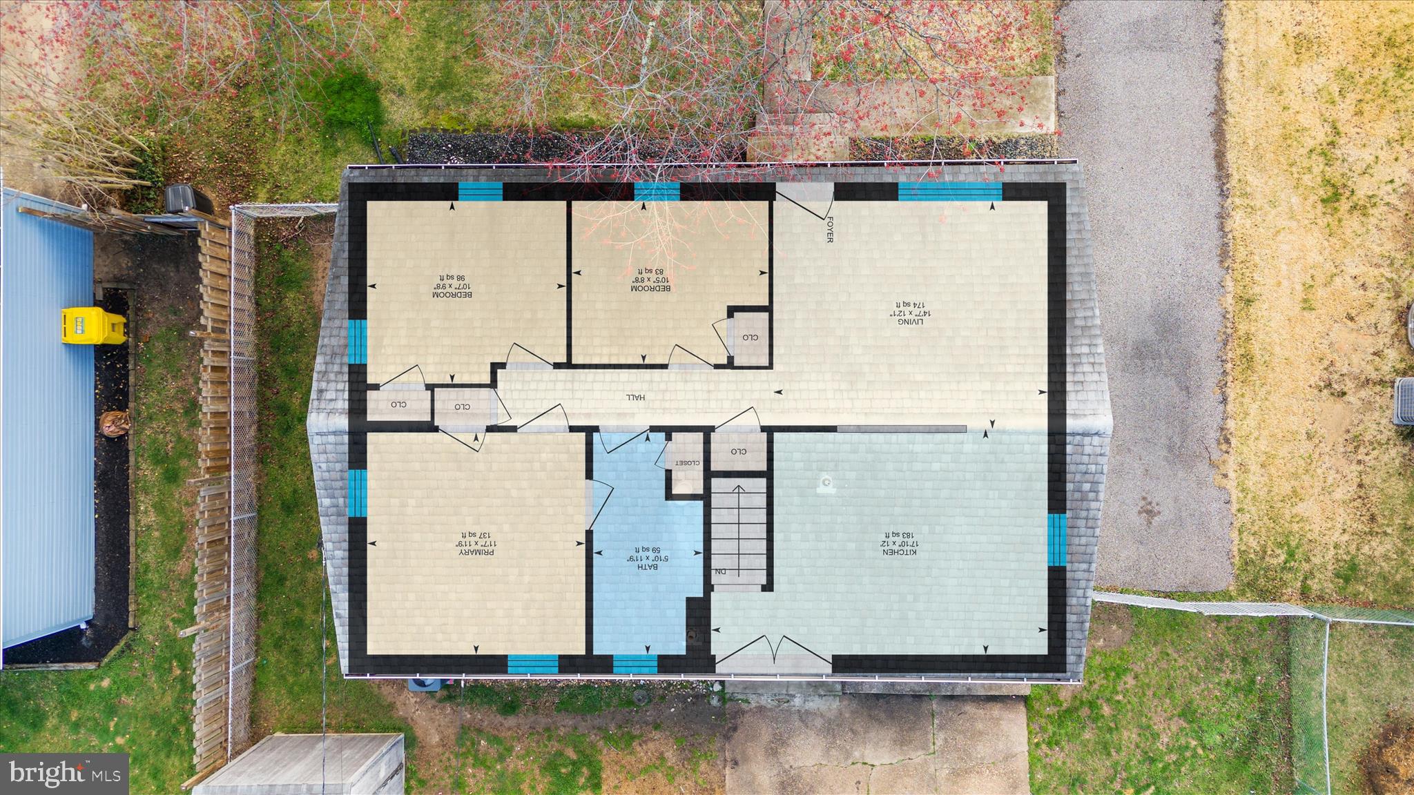 COUNTRY CLUB MANOR - Residential