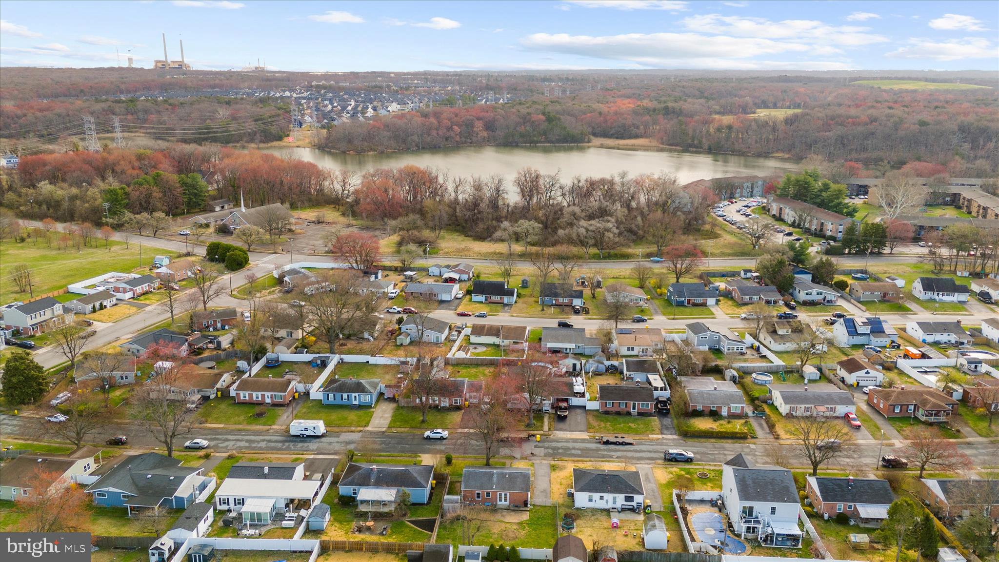 COUNTRY CLUB MANOR - Residential