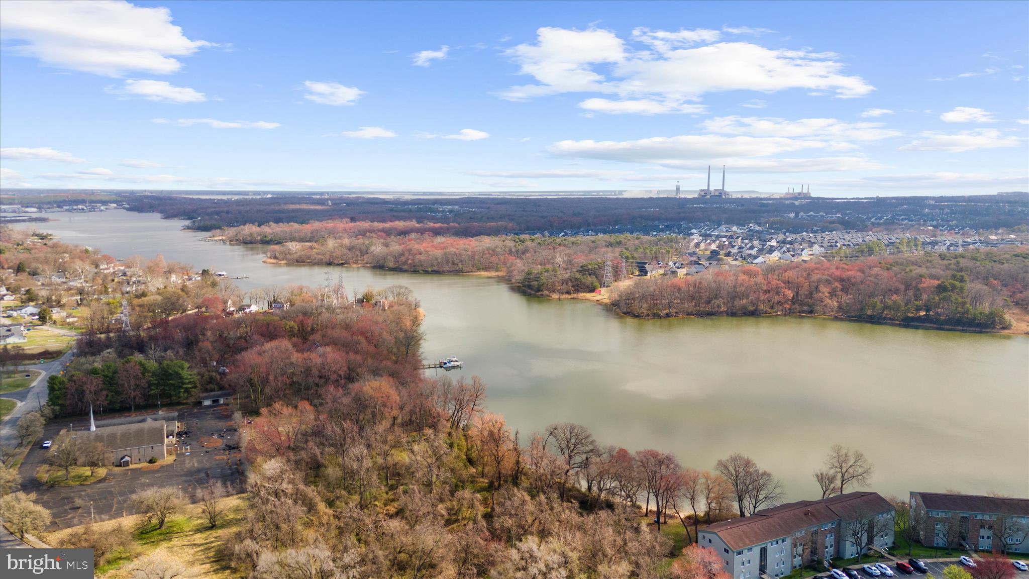 COUNTRY CLUB MANOR - Residential