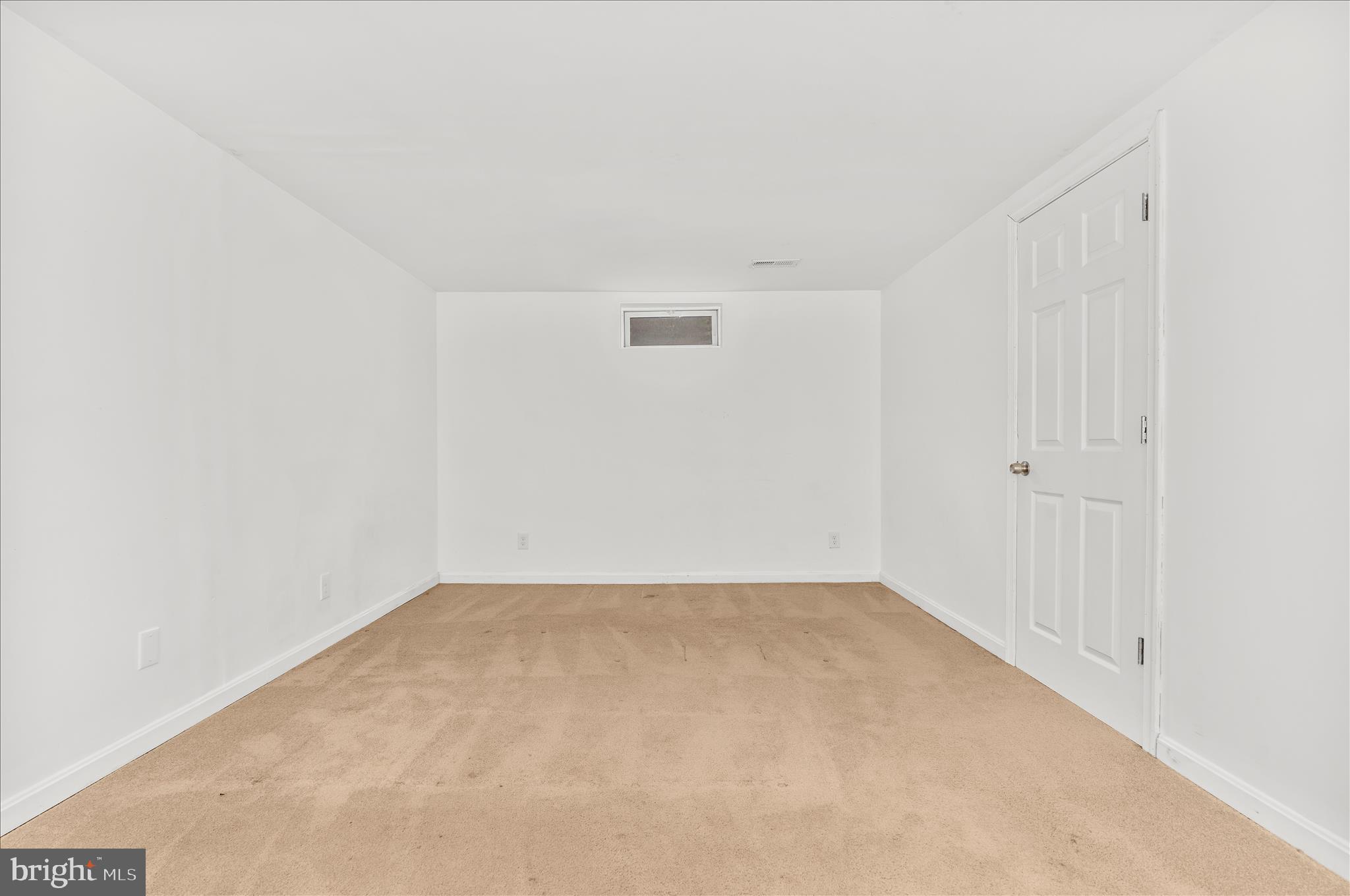 COUNTRY CLUB MANOR - Residential