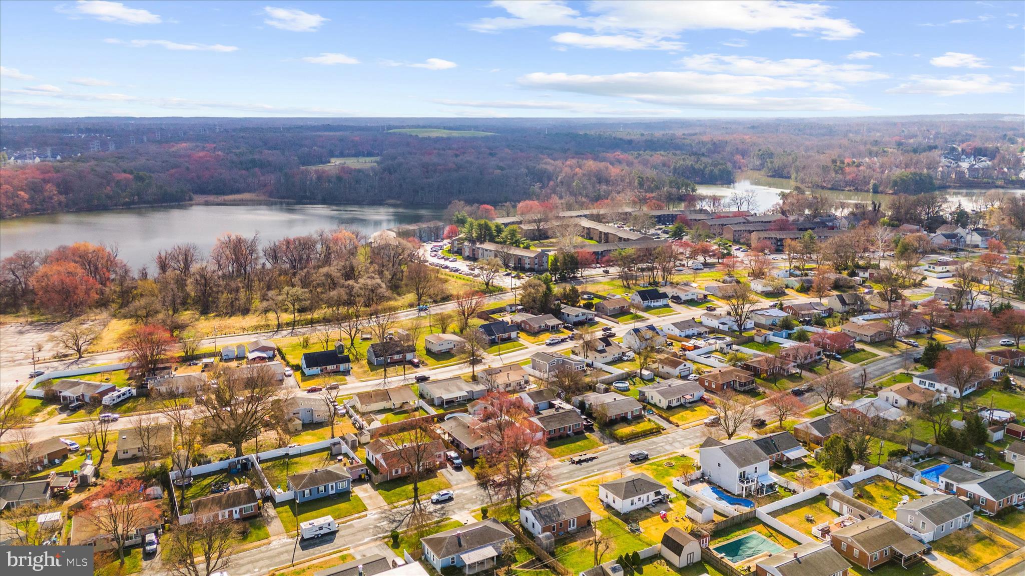 COUNTRY CLUB MANOR - Residential