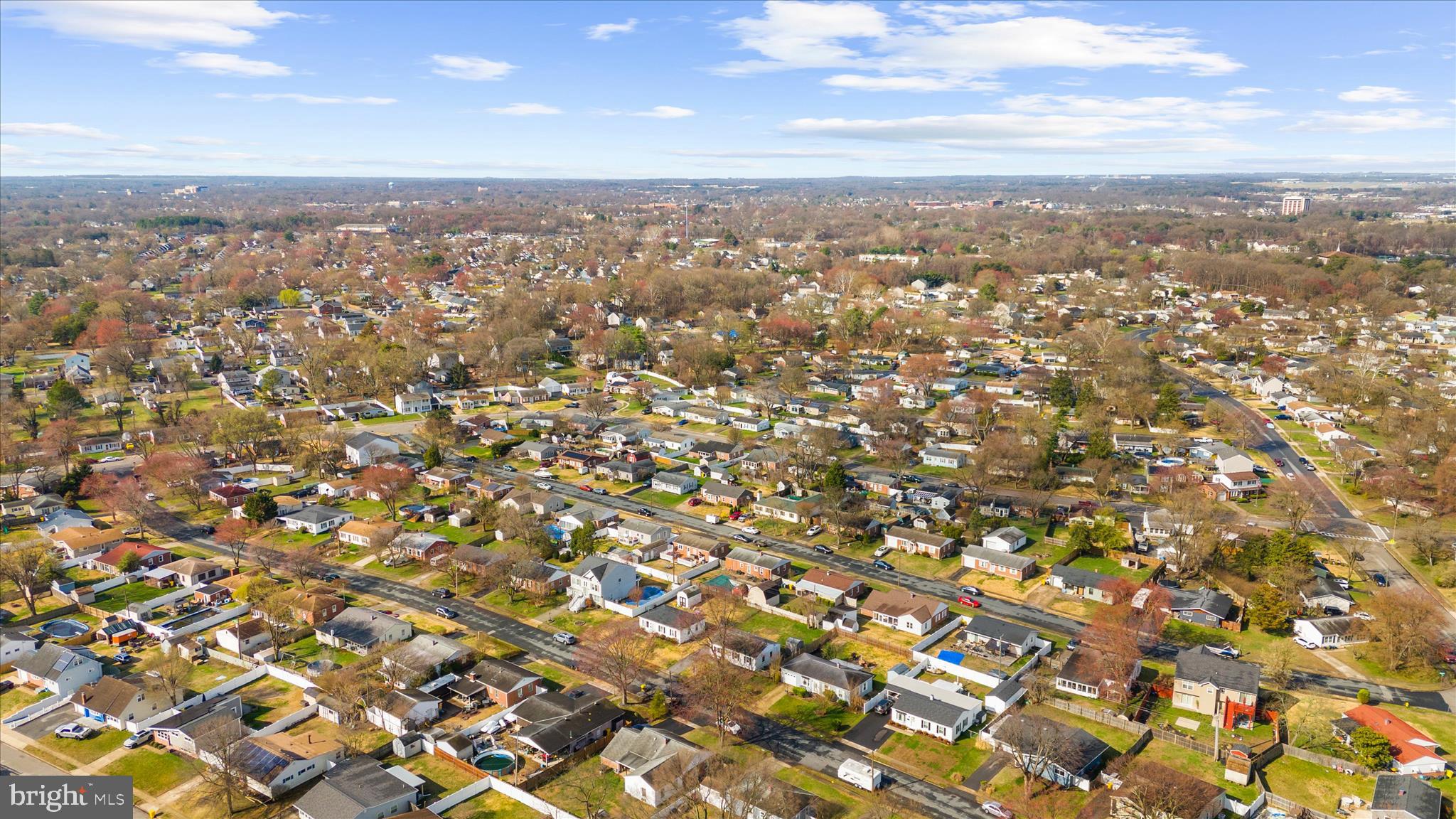 COUNTRY CLUB MANOR - Residential