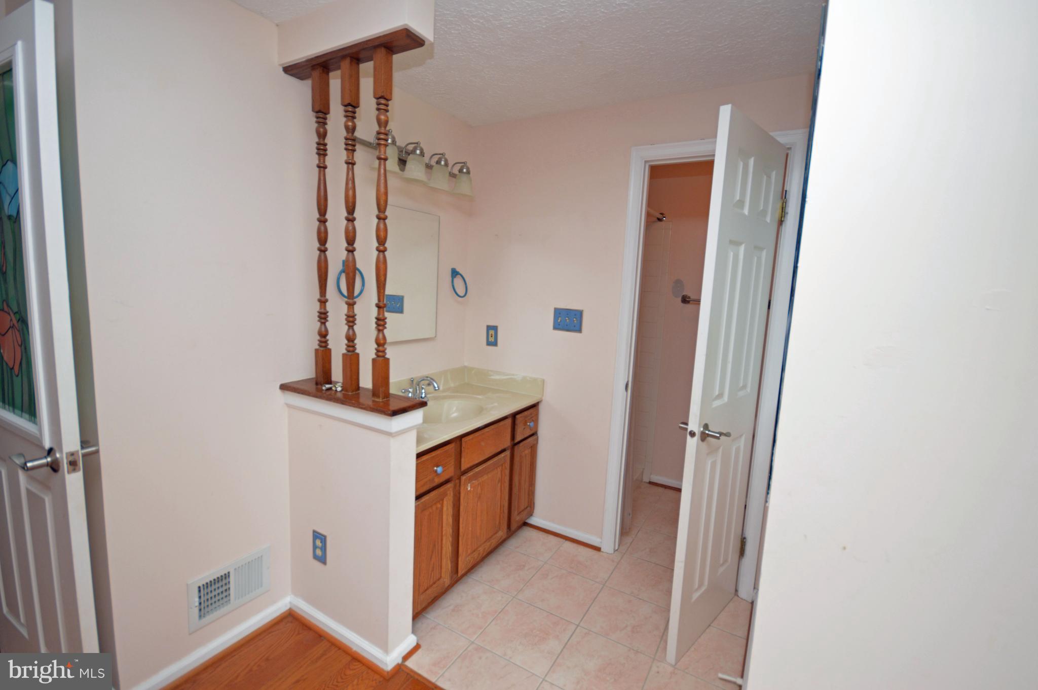 HOLLYMEAD - Residential Lease