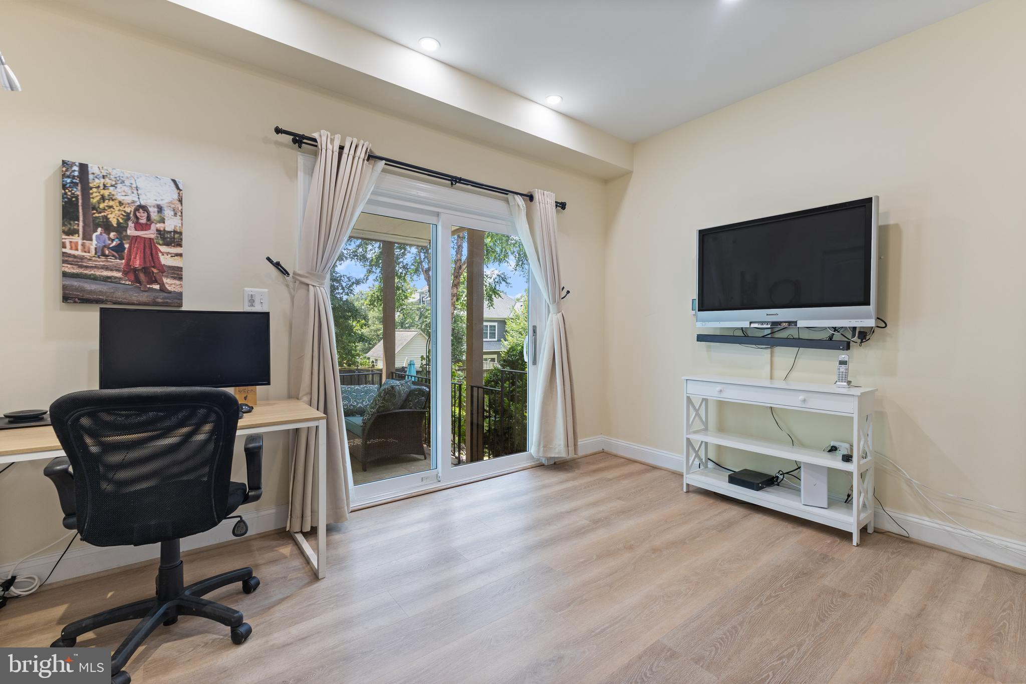 ELLISON HEIGHTS - Residential