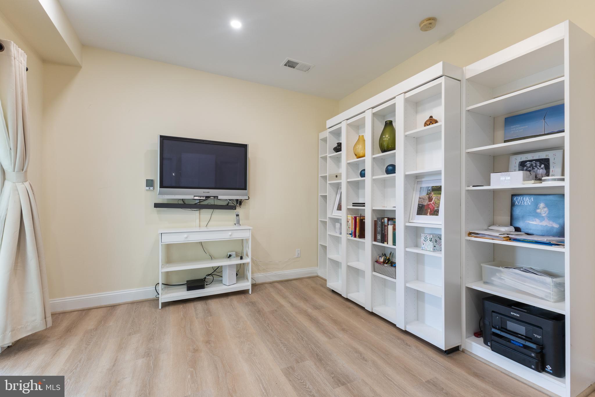 ELLISON HEIGHTS - Residential