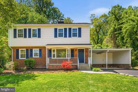 Photo of 10705 Oak Place, FAIRFAX, VA 22030 (MLS # VAFC2008196)