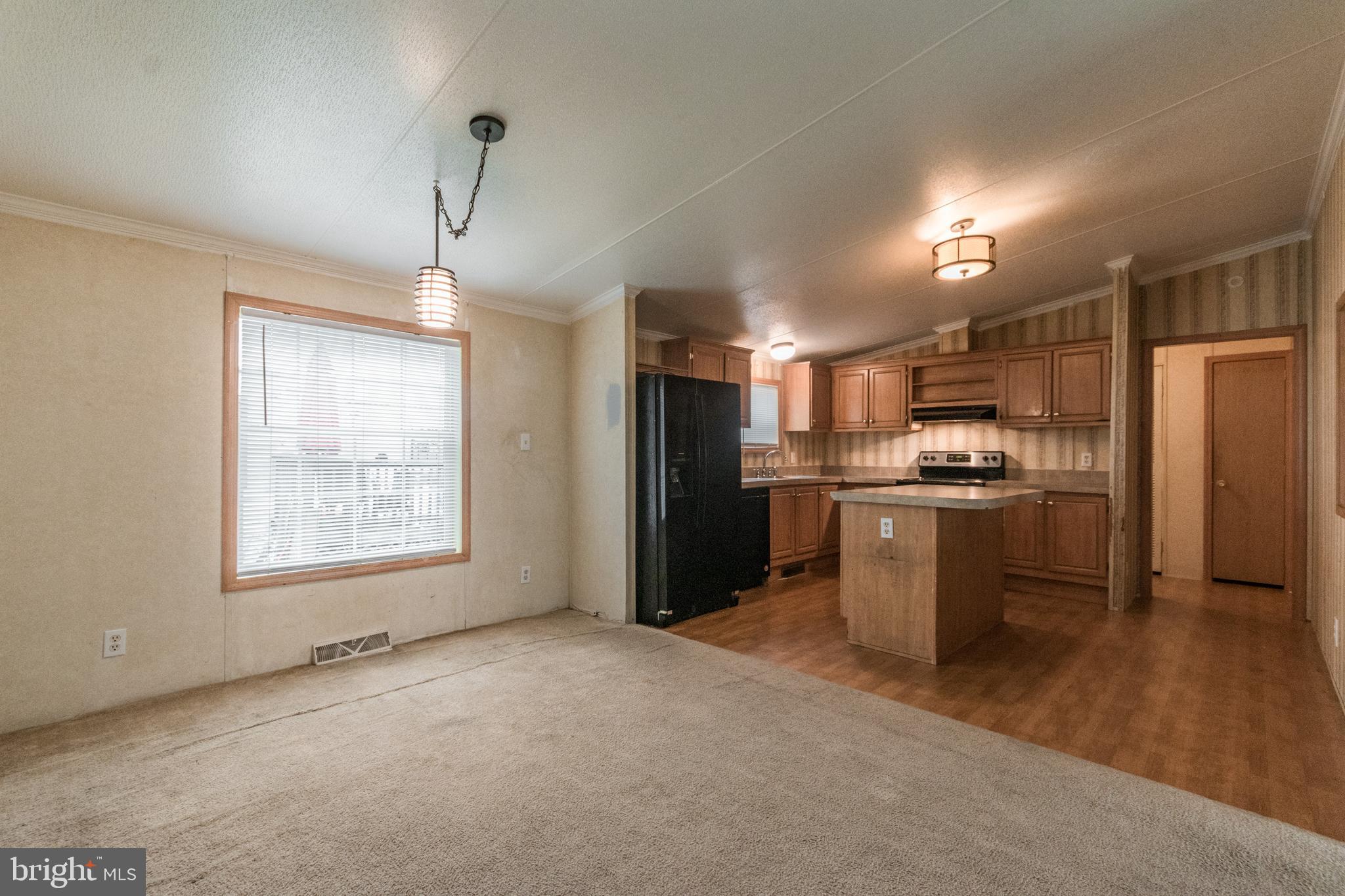 ROYAL CREST ESTATES - Residential