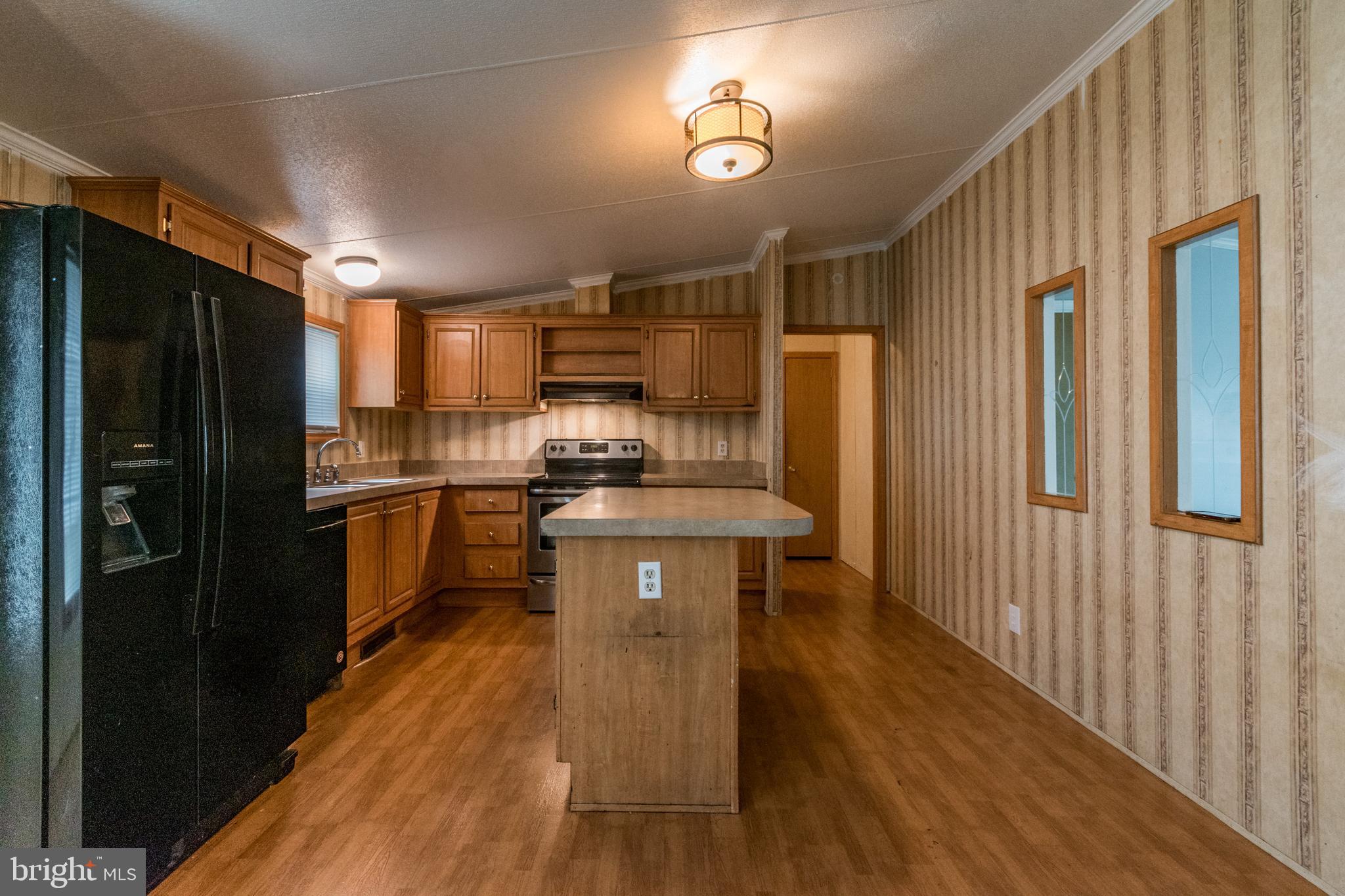 ROYAL CREST ESTATES - Residential