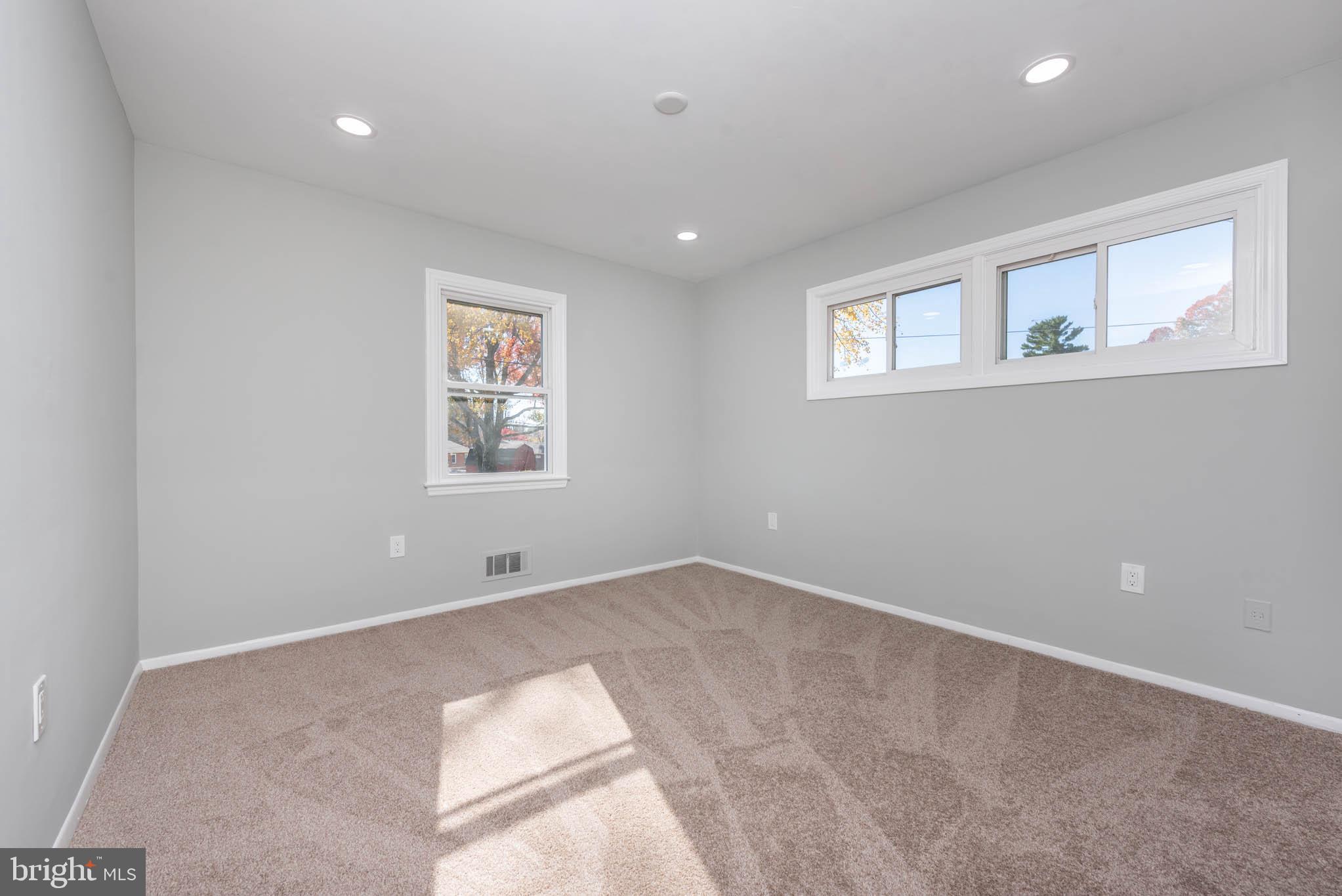 CAMPFIELD GARDENS - Residential