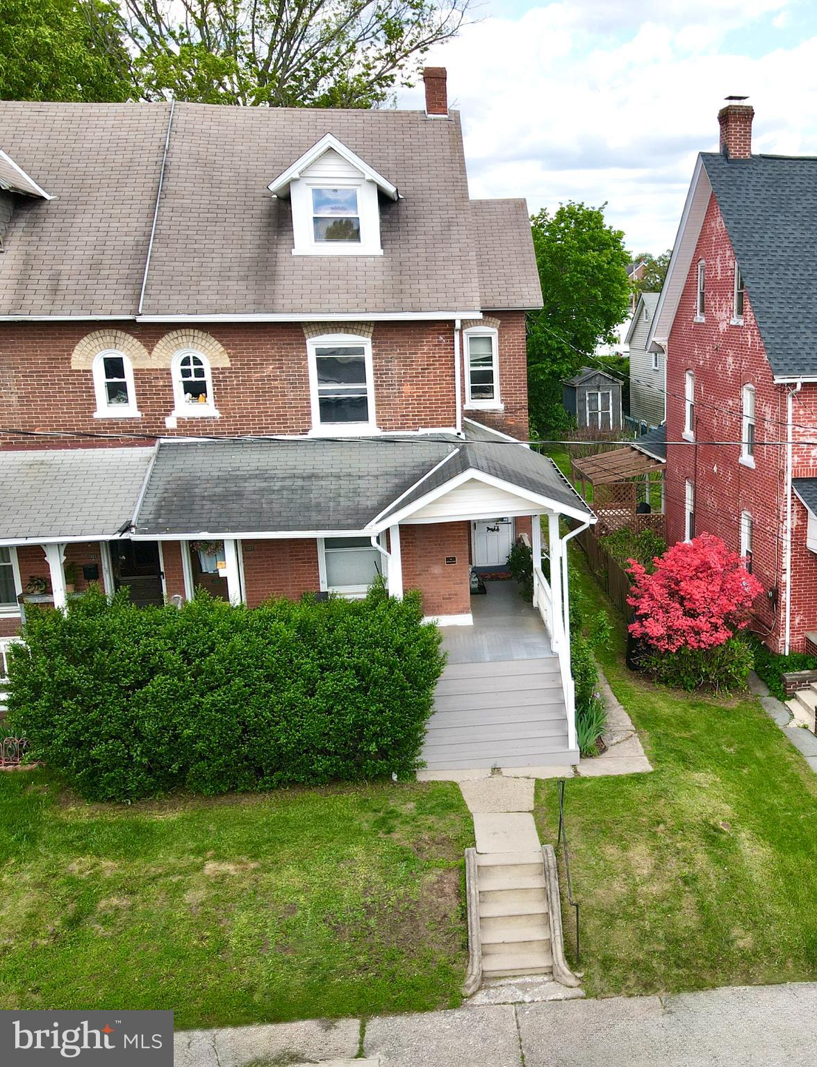 313 W WALNUT STREET