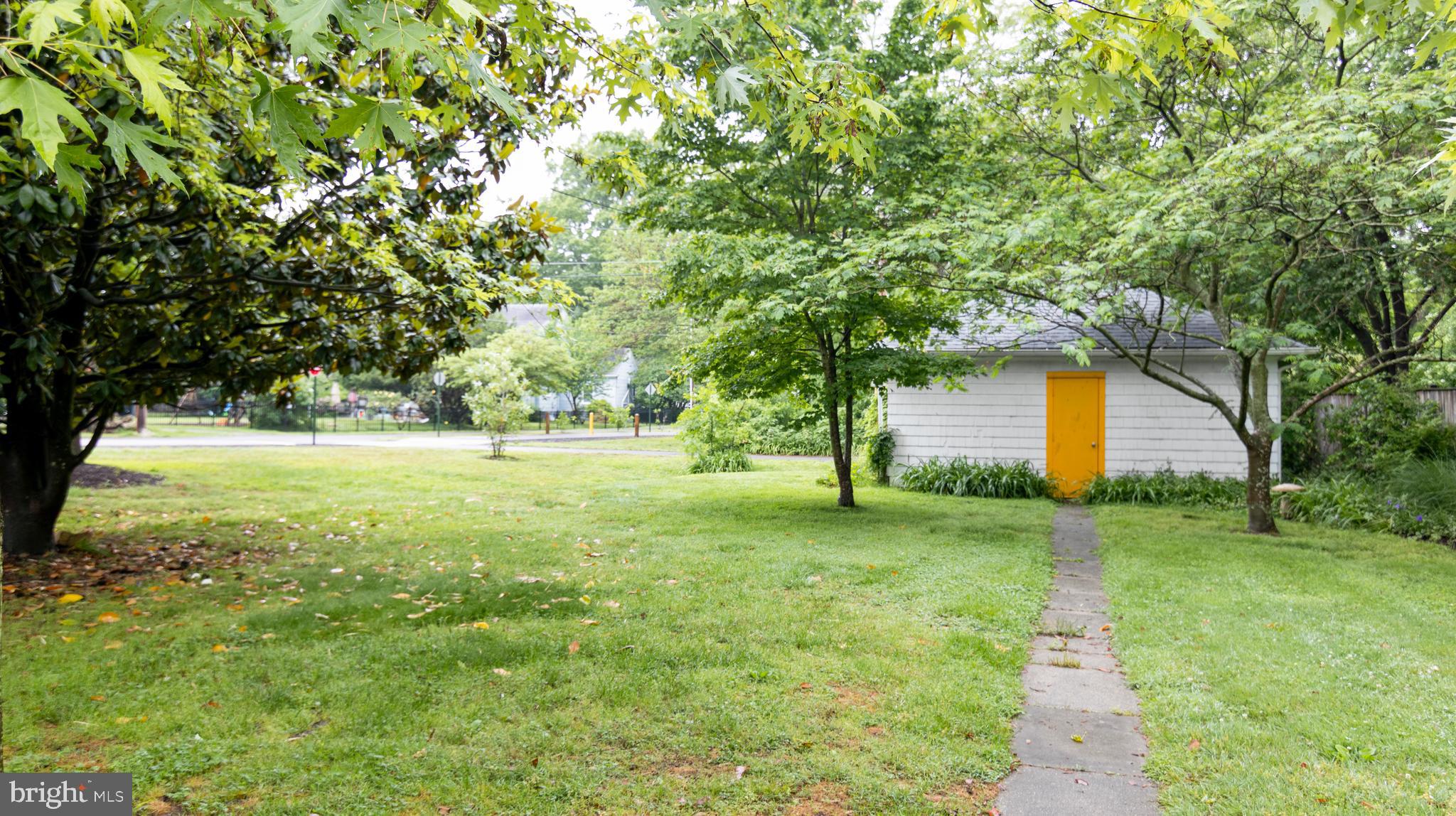 DOWNTOWN EASTON - Residential Lease