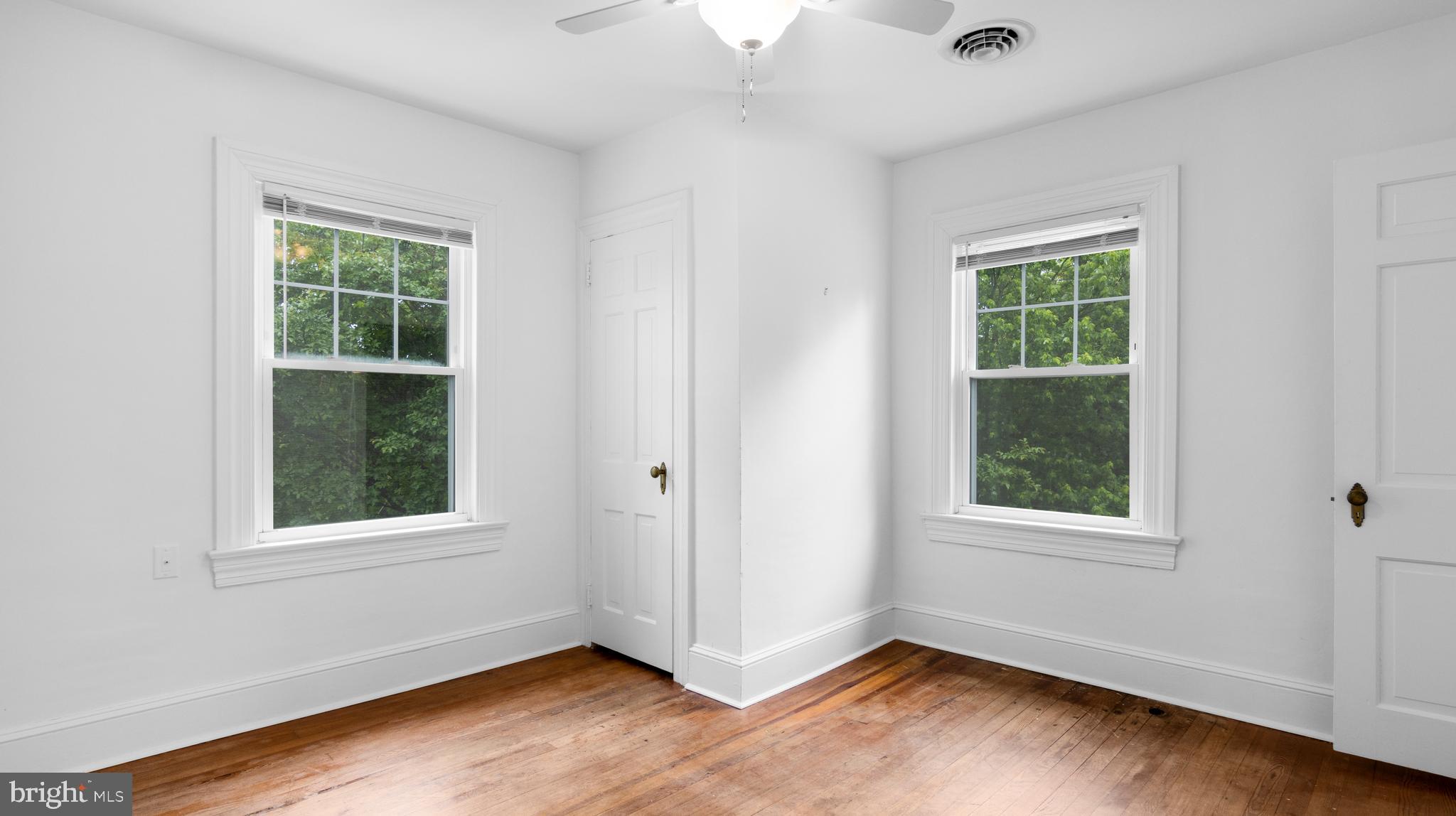 DOWNTOWN EASTON - Residential Lease