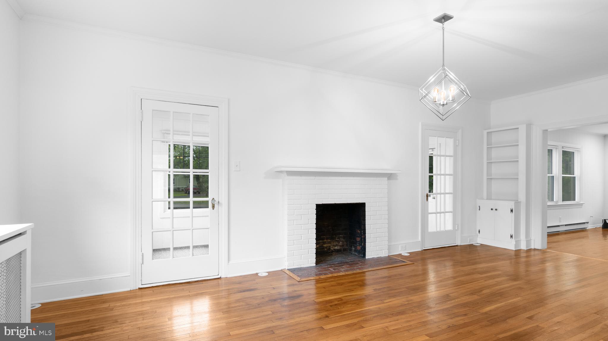 DOWNTOWN EASTON - Residential Lease