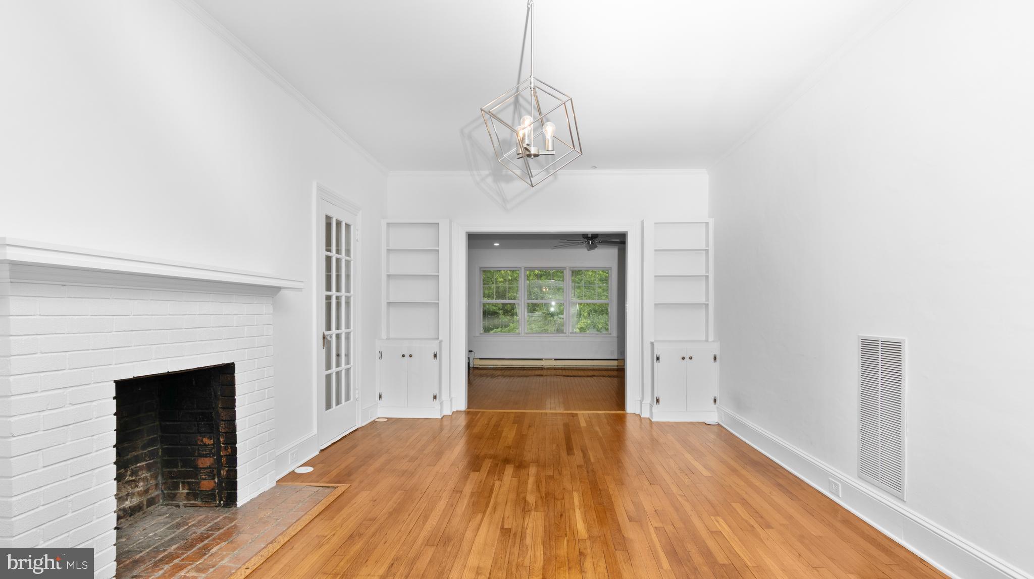 DOWNTOWN EASTON - Residential Lease