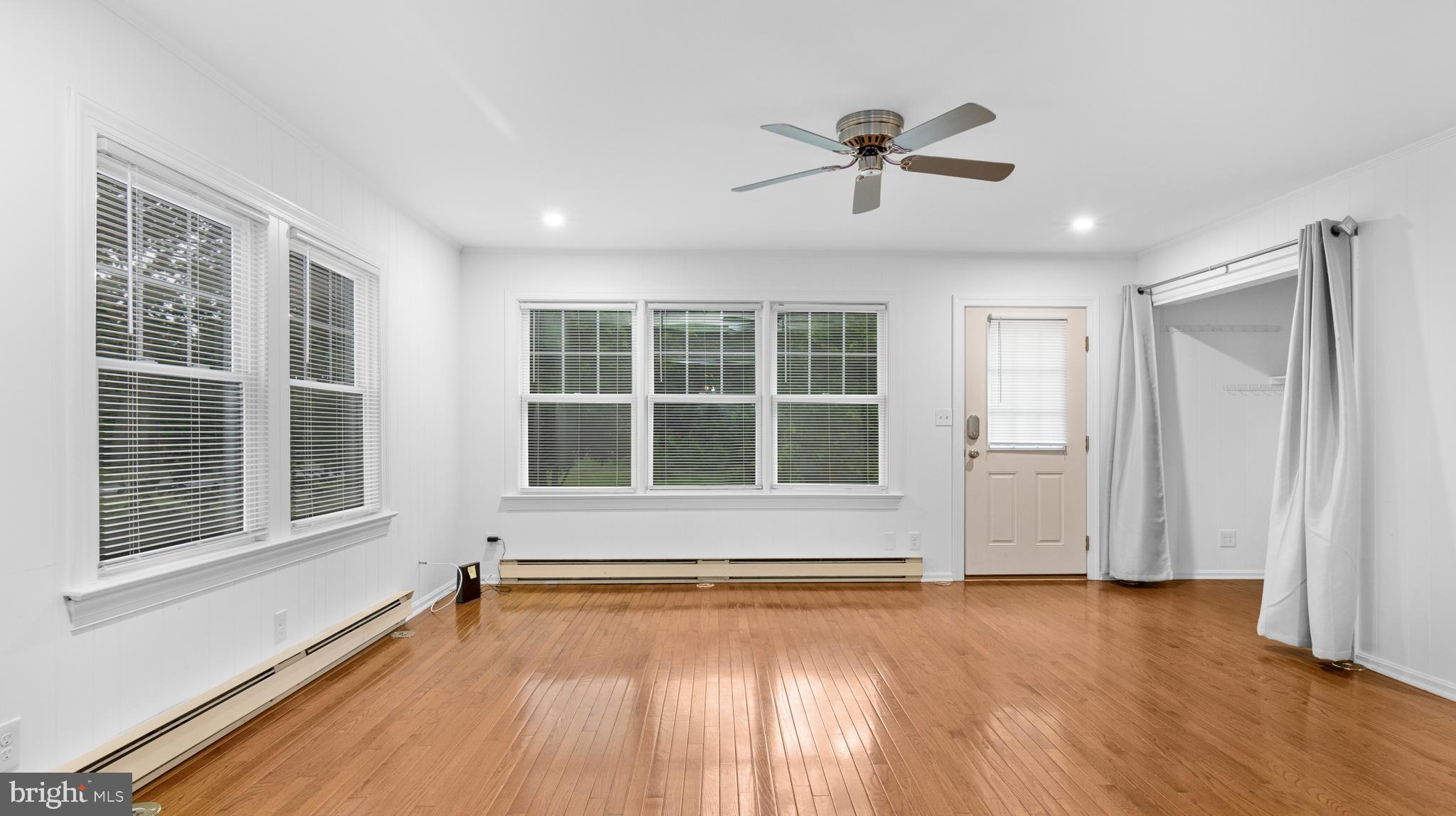 DOWNTOWN EASTON - Residential Lease