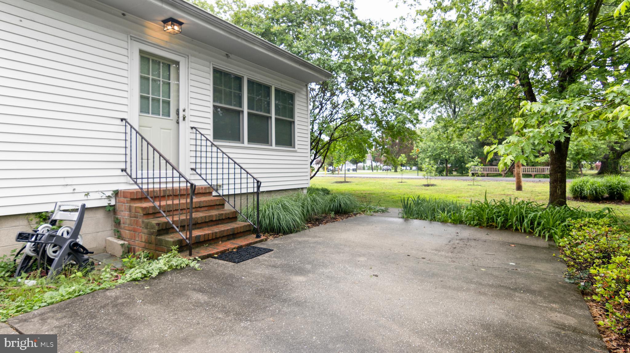 DOWNTOWN EASTON - Residential Lease