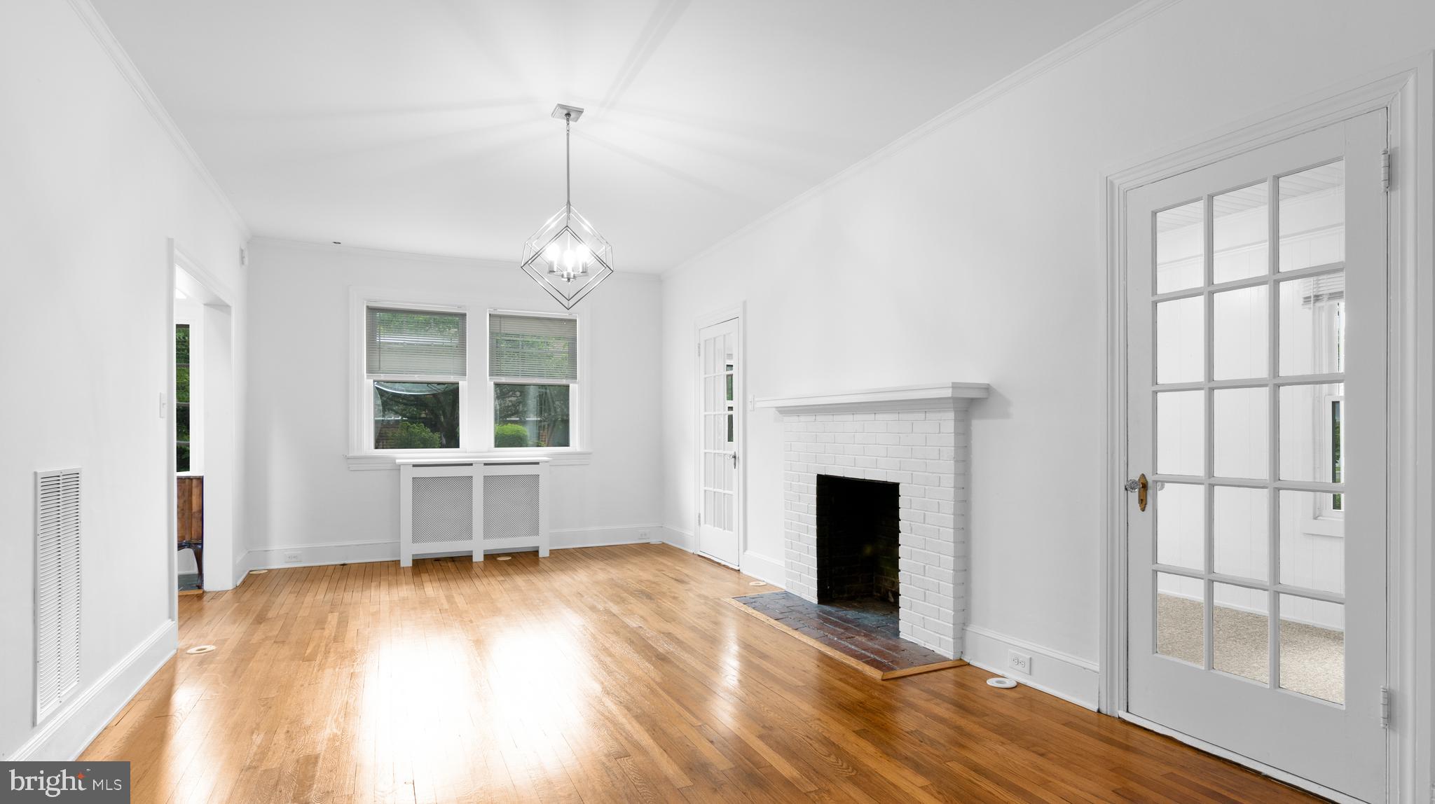 DOWNTOWN EASTON - Residential Lease