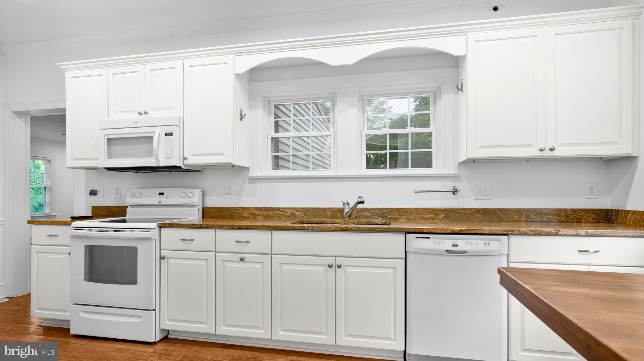 DOWNTOWN EASTON - Residential Lease