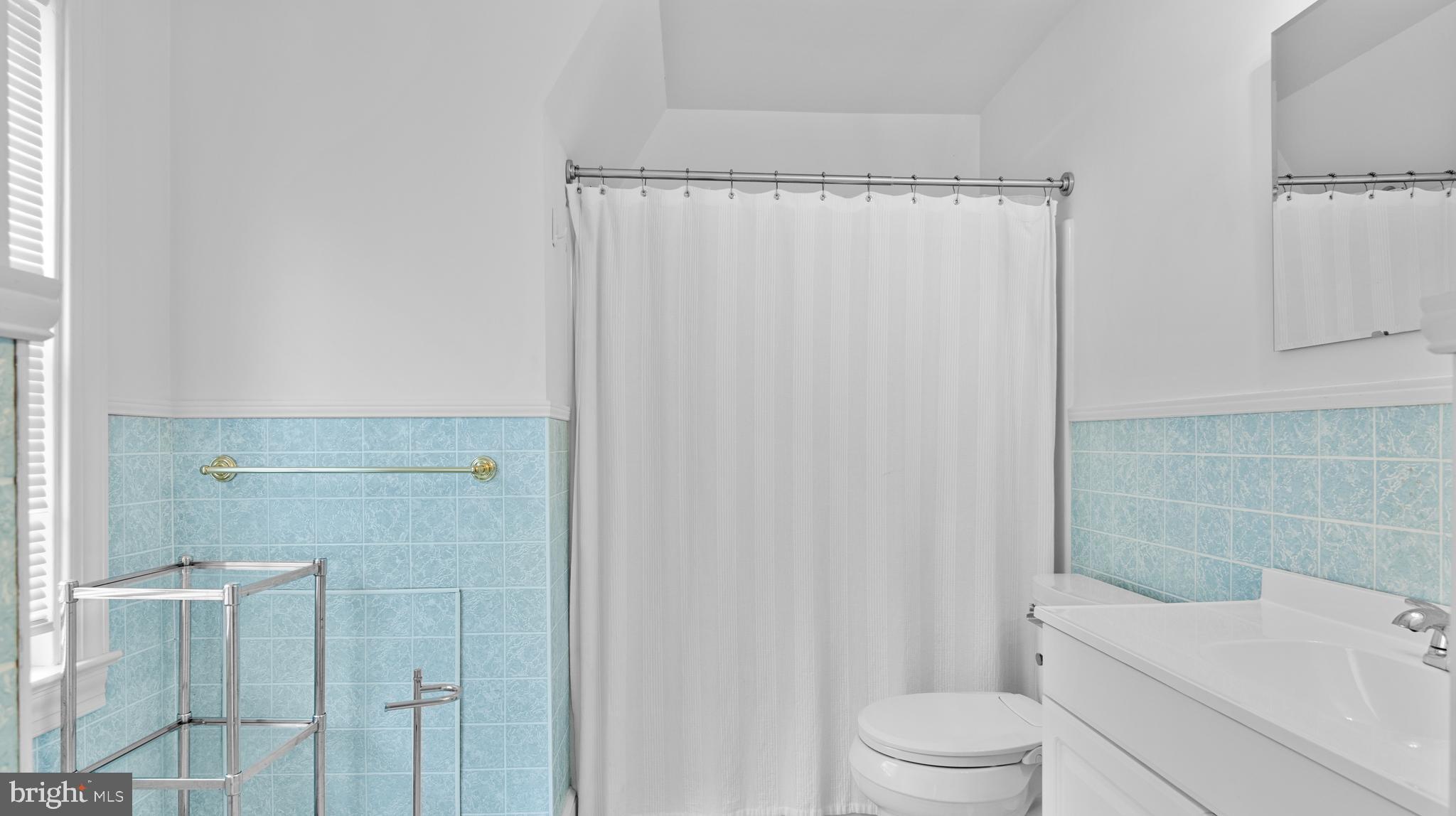 DOWNTOWN EASTON - Residential Lease