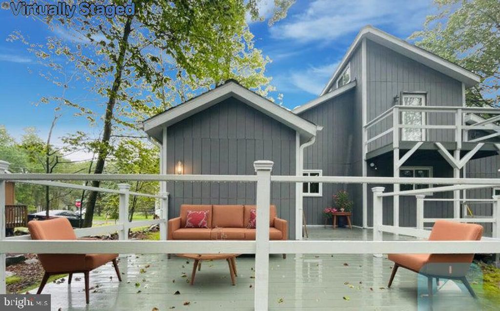 Photo of 1225 Country Place Dr, COOLBAUGH TOWNSHIP, PA 18466 (MLS # PAMR2005706)